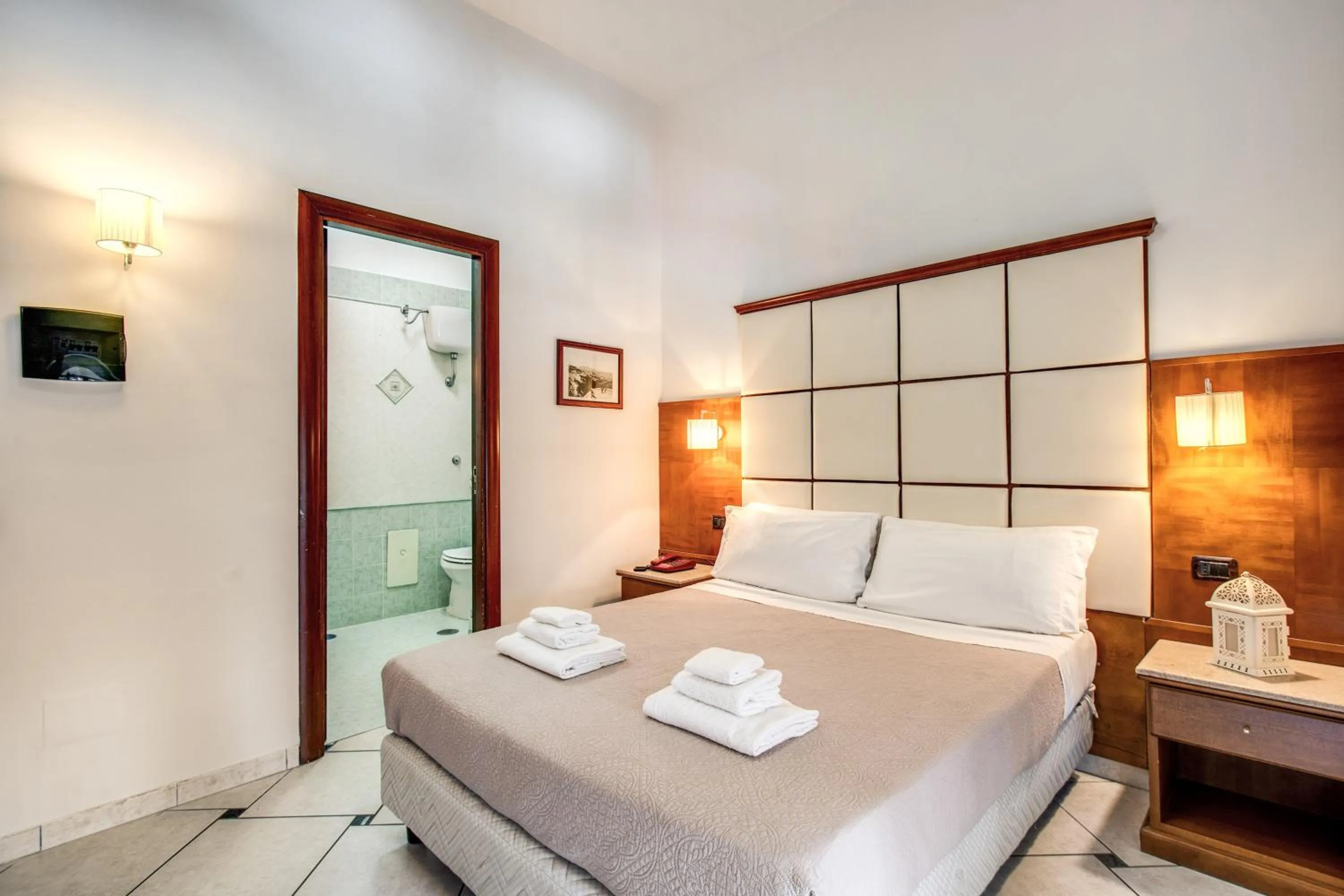 Bedroom, Bed in Hotel Garibaldi