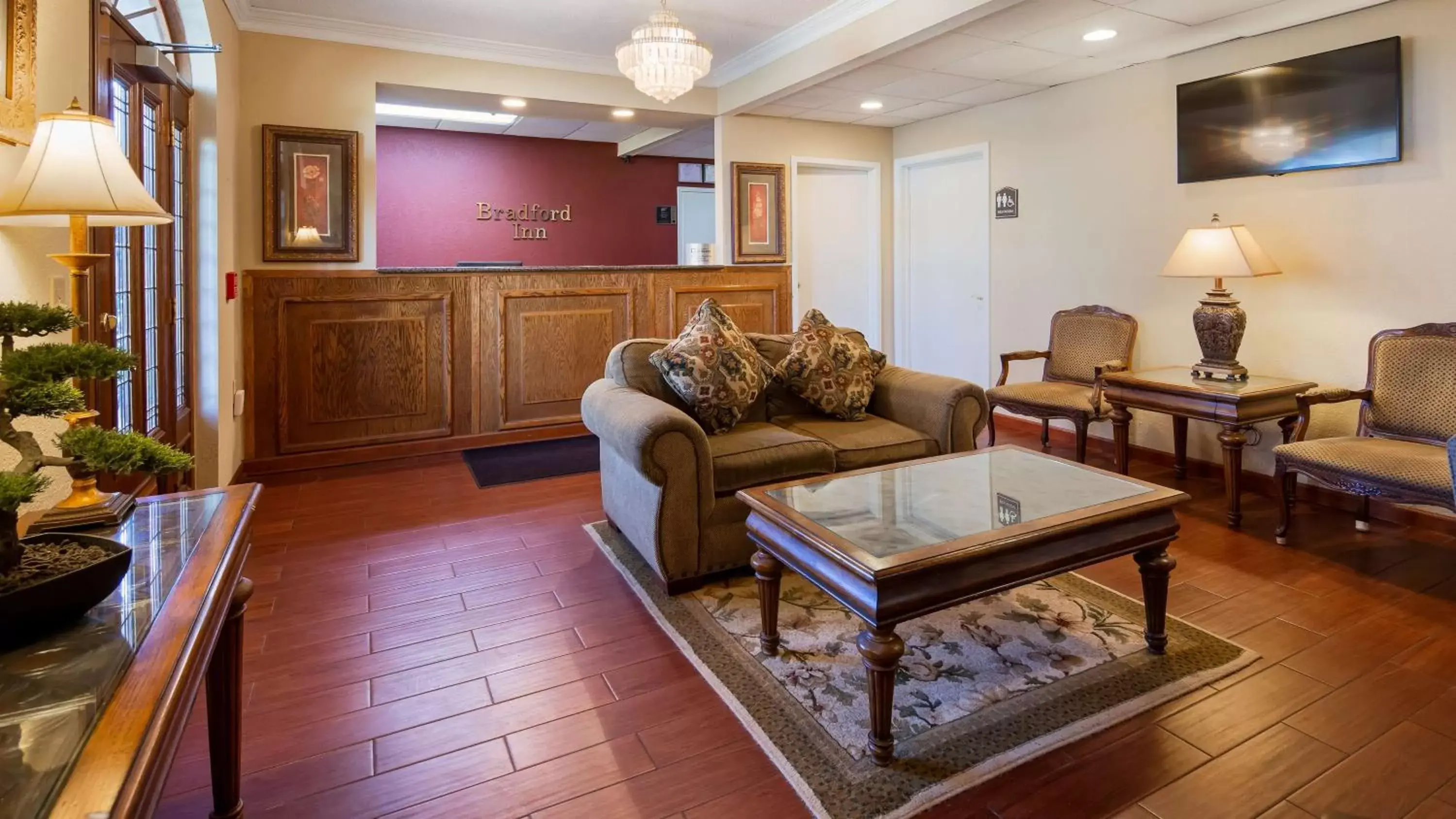 Lobby or reception, Seating Area in Best Western Bradford Inn