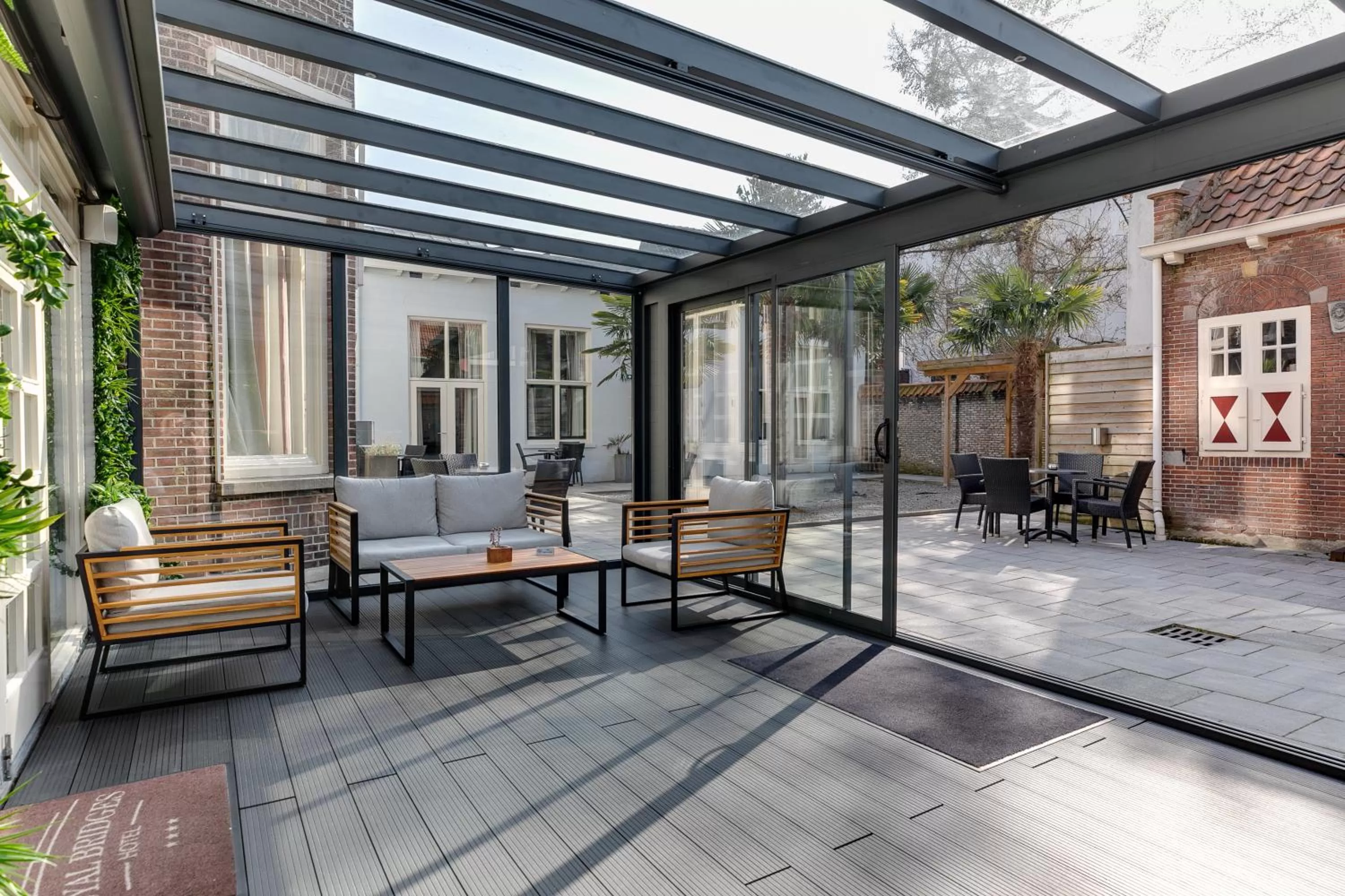 Seating area in Hotel Royal Bridges