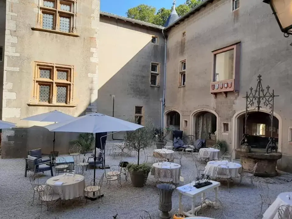 Restaurant/Places to Eat in Château de Varennes