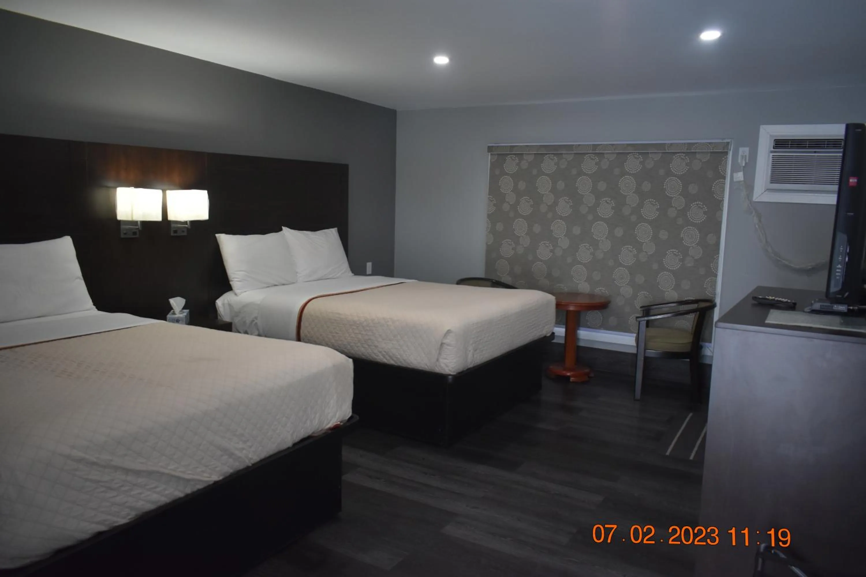 Bedroom in Time Travellers Motel