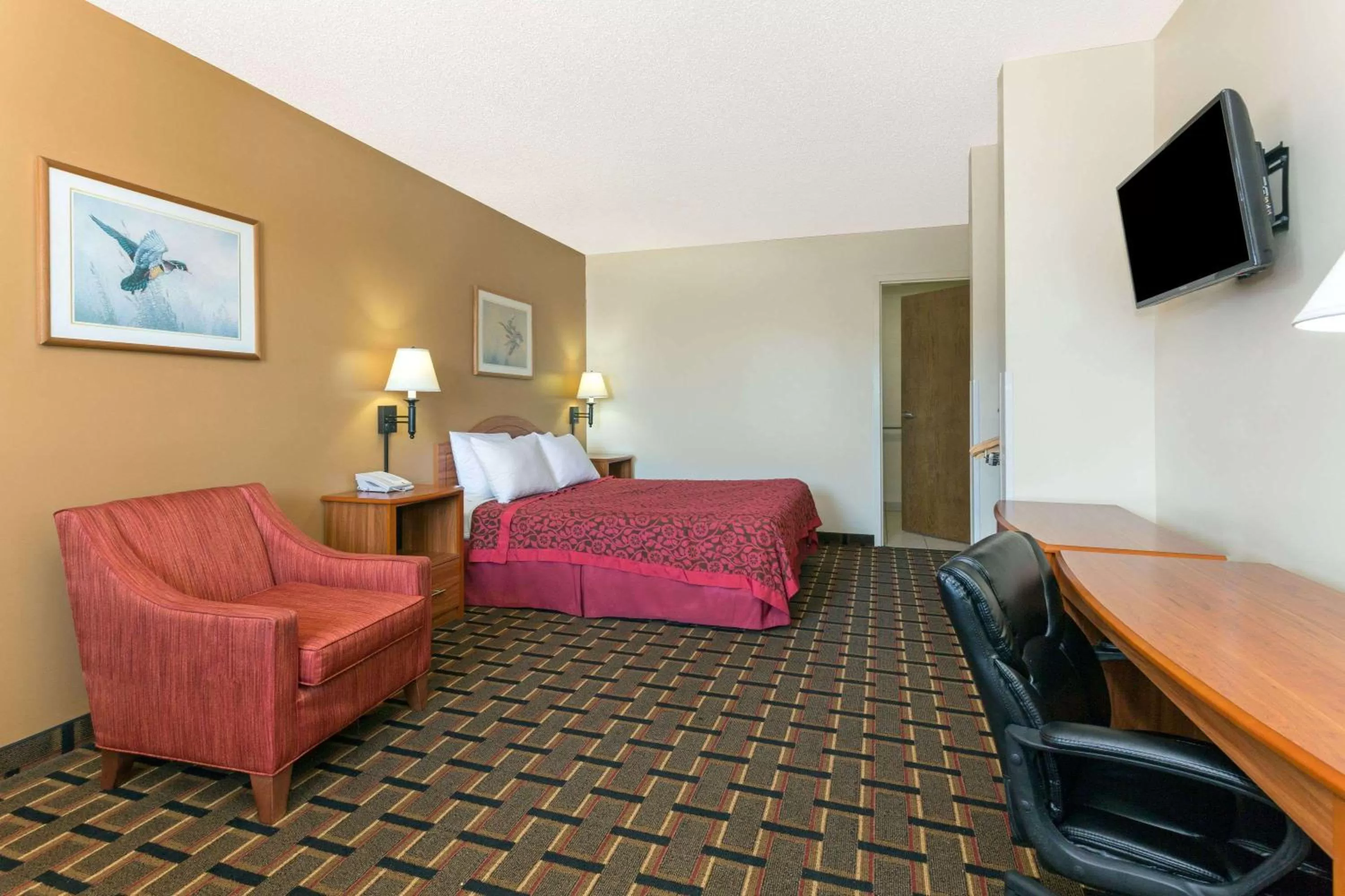 Photo of the whole room in Days Inn by Wyndham Paxton