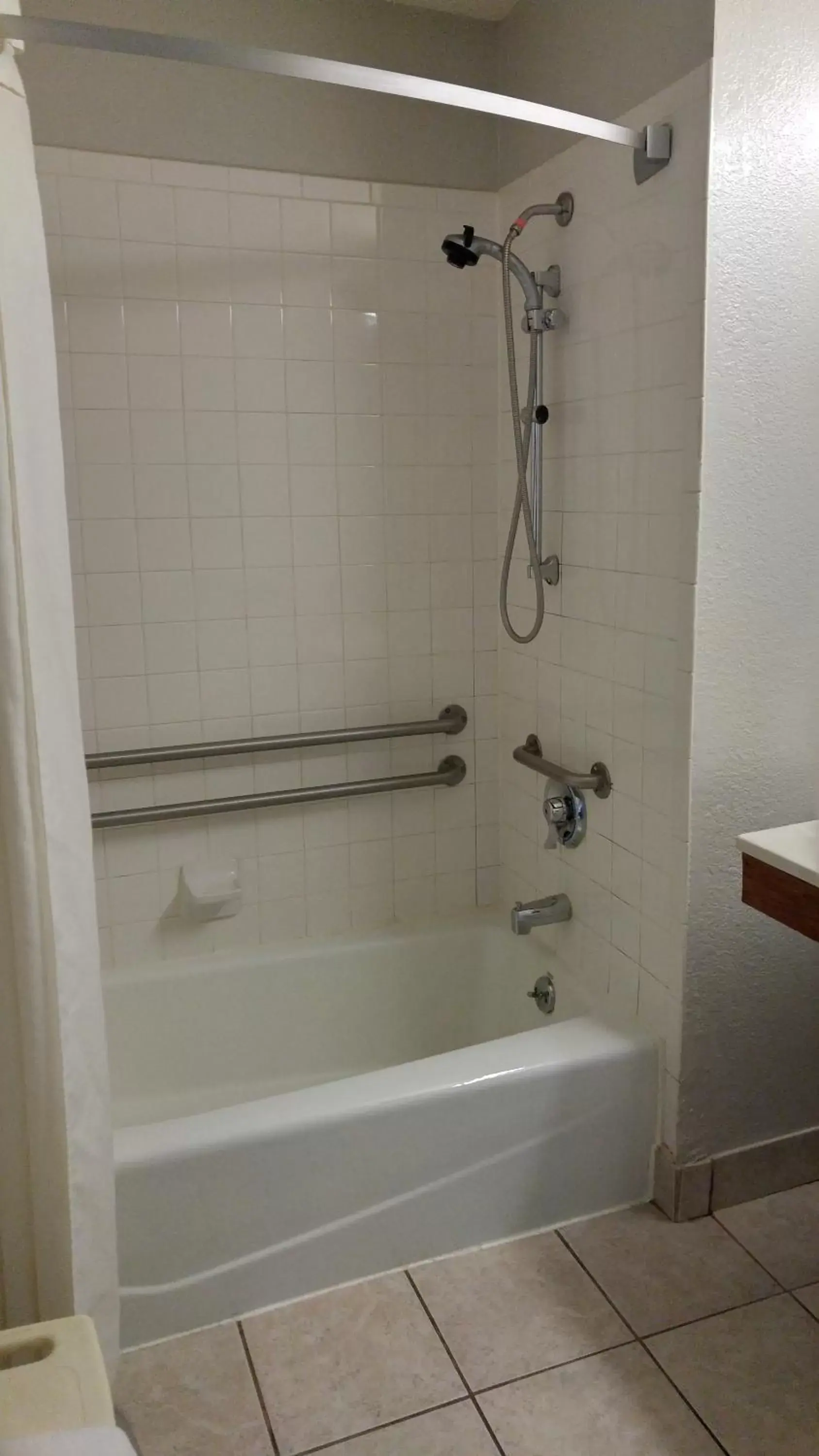 1 Queen Bed, Mobility Accessible Room, Non-Smoking  in Super 8 by Wyndham Waynesboro