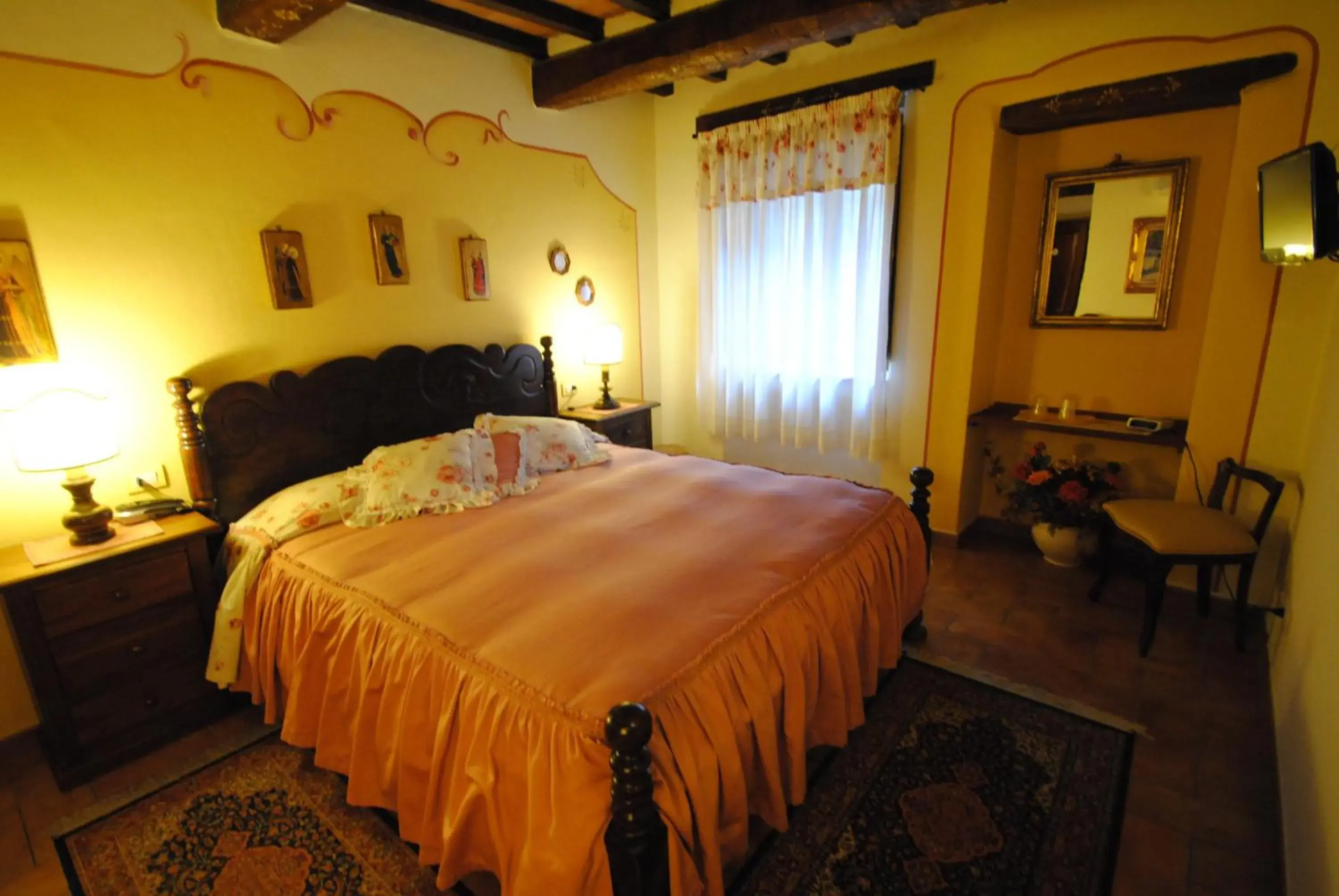 Photo of the whole room, Bed in Torre Sangiovanni Albergo e Ristorante