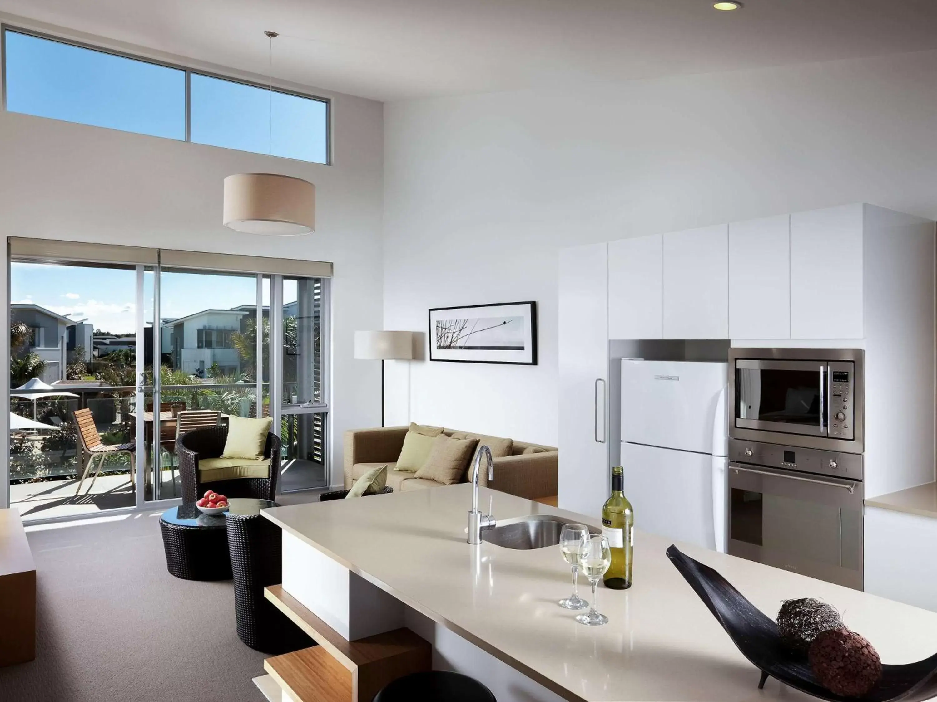 Photo of the whole room, Dining Area in Pullman Magenta Shores Resort