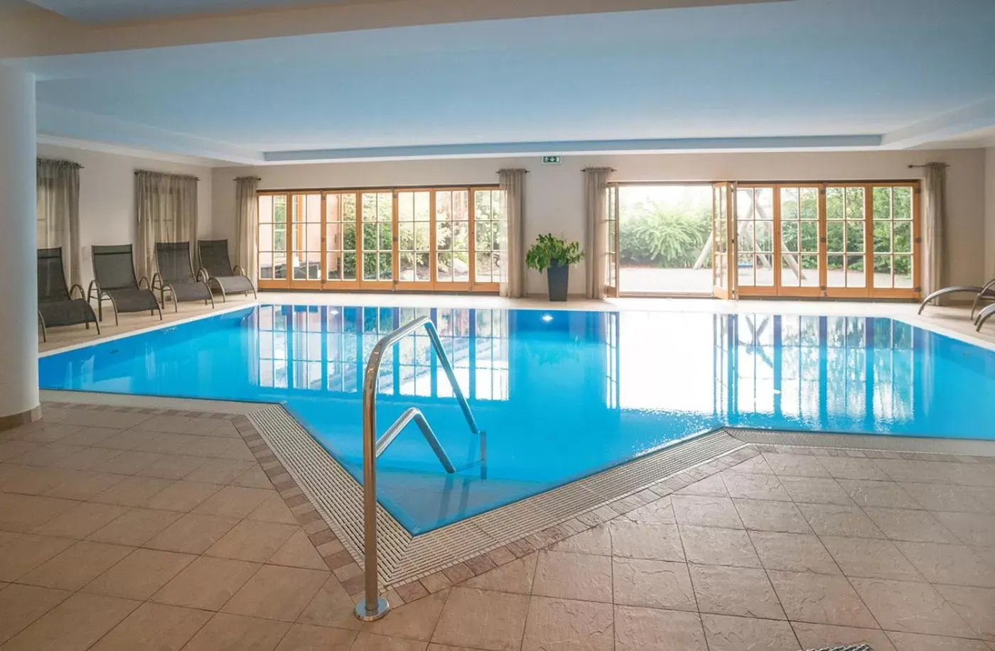 Spa and wellness centre/facilities, Swimming Pool in Waidringer Hof 4 Sterne Superior