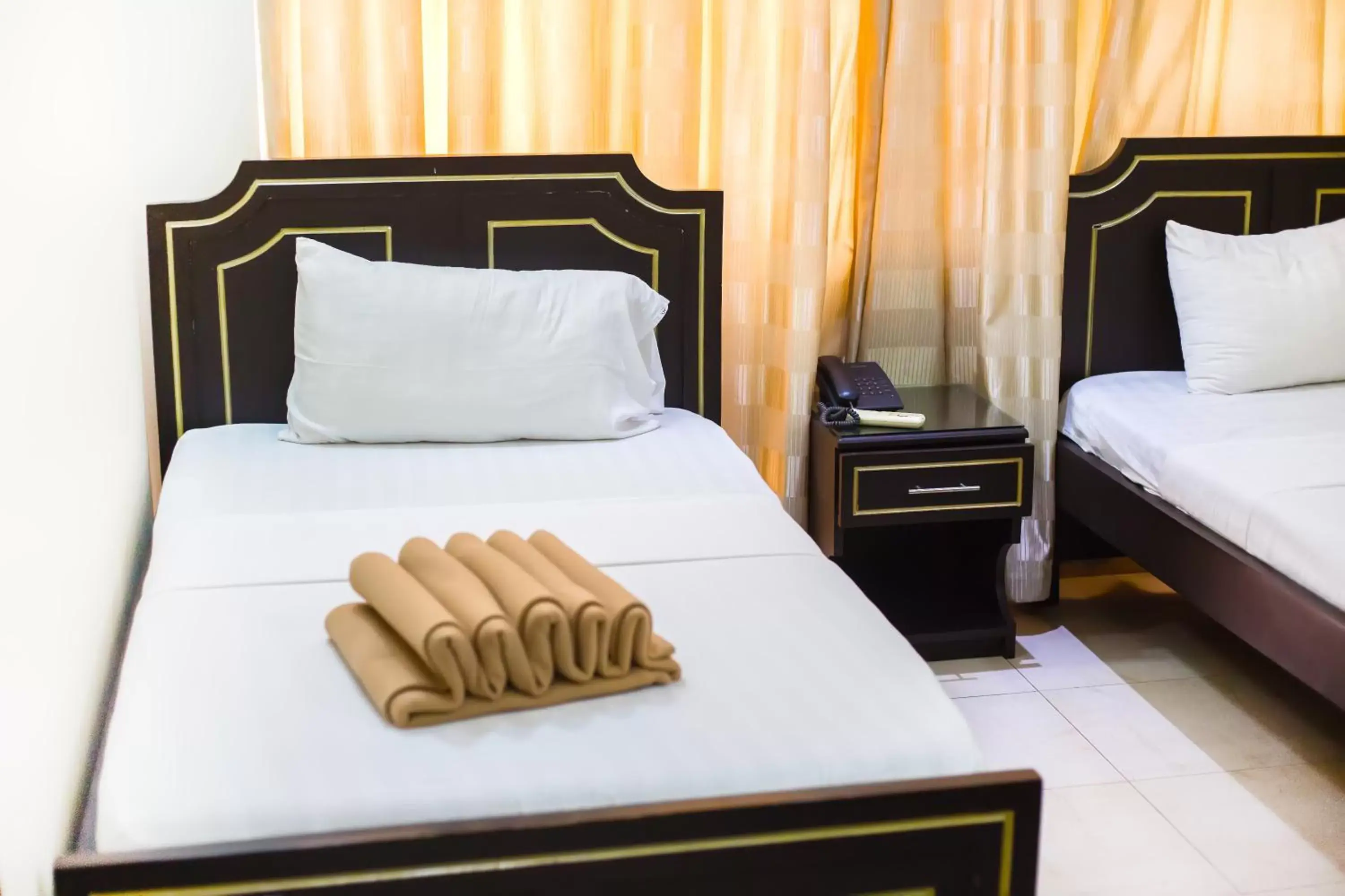 Bed in Sleep Inn Hotel - Kariakoo
