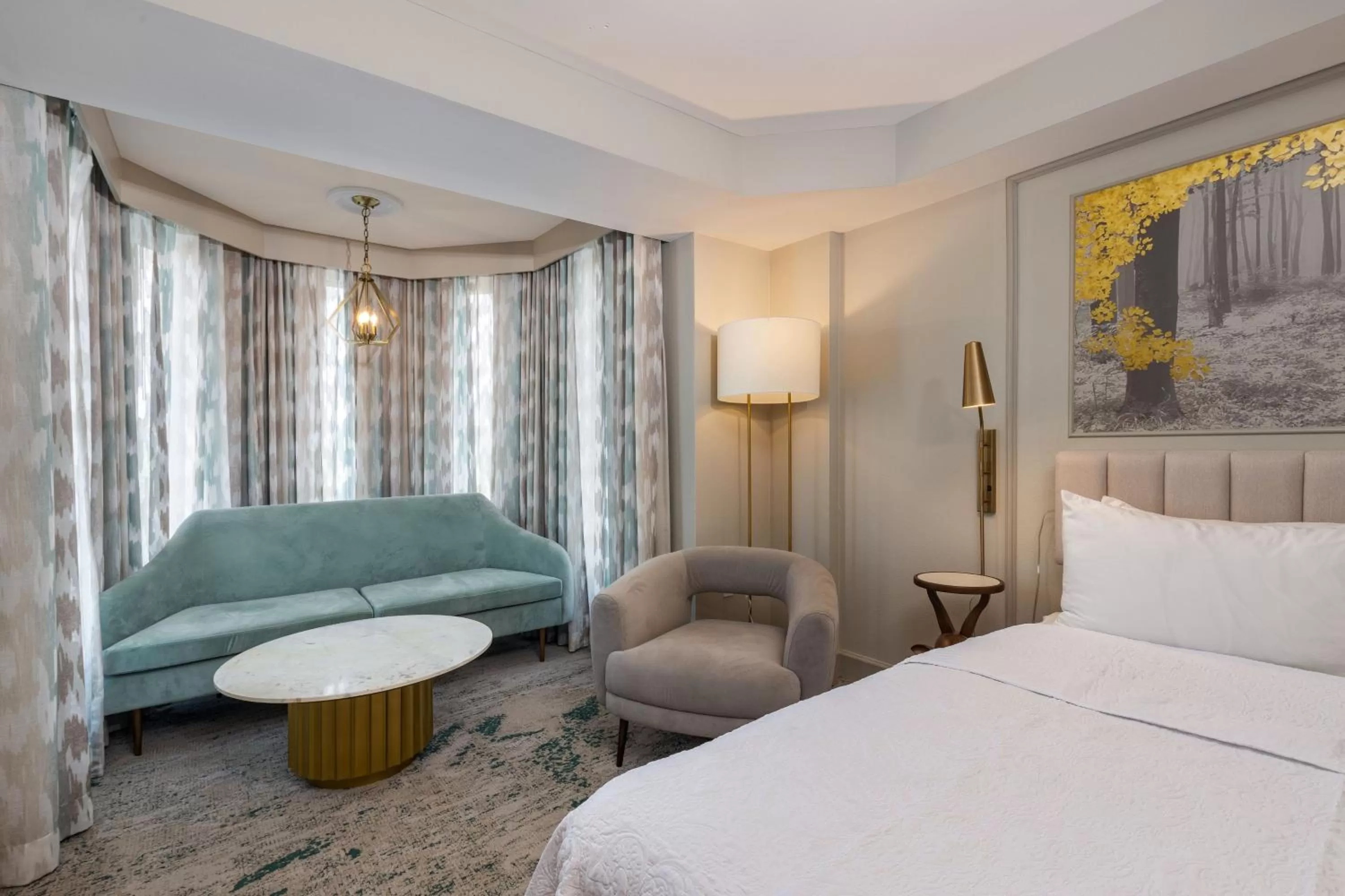 Photo of the whole room, Bed in Castle Hotel, Autograph Collection