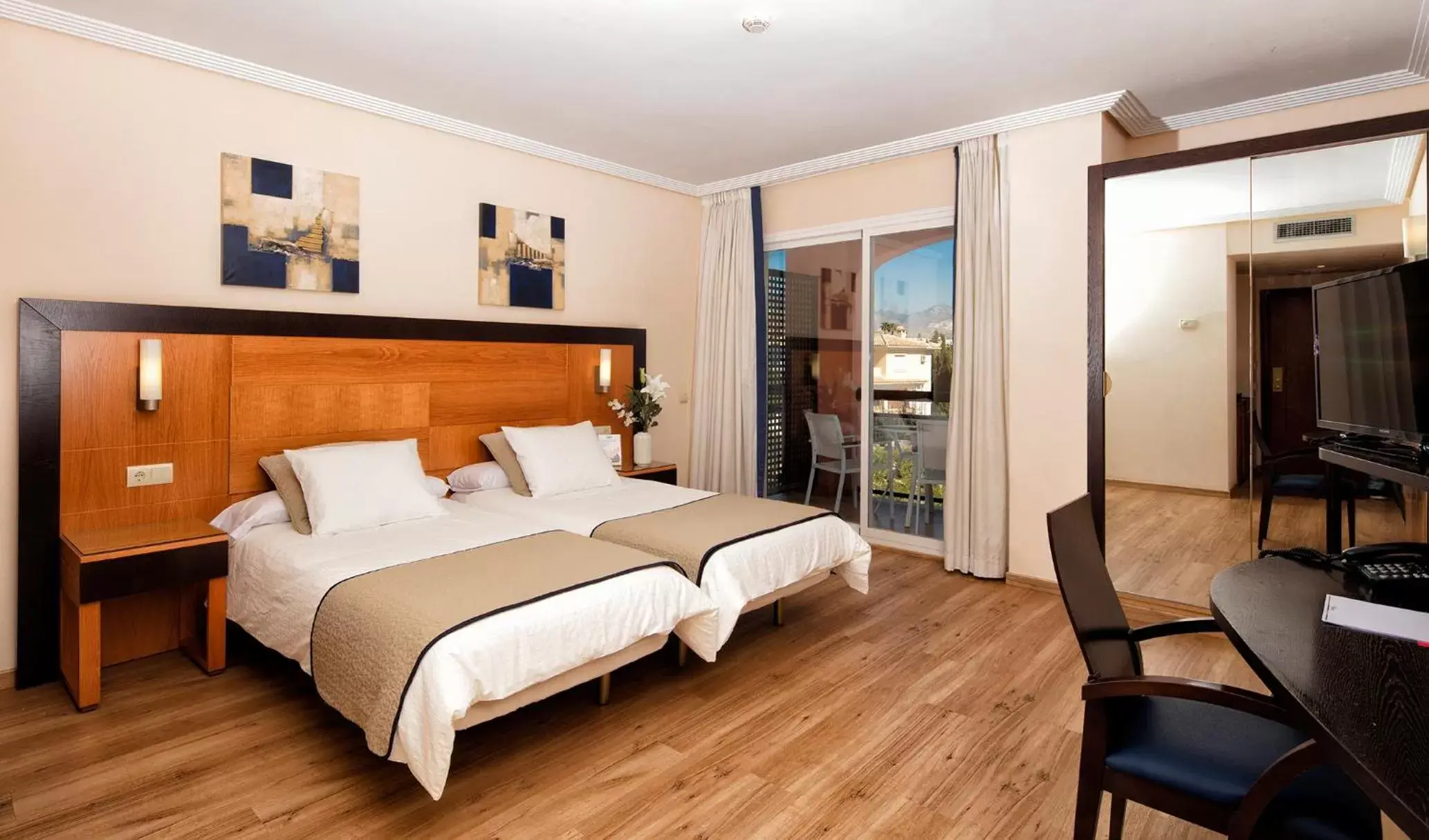 Photo of the whole room in Hotel Bonalba Alicante