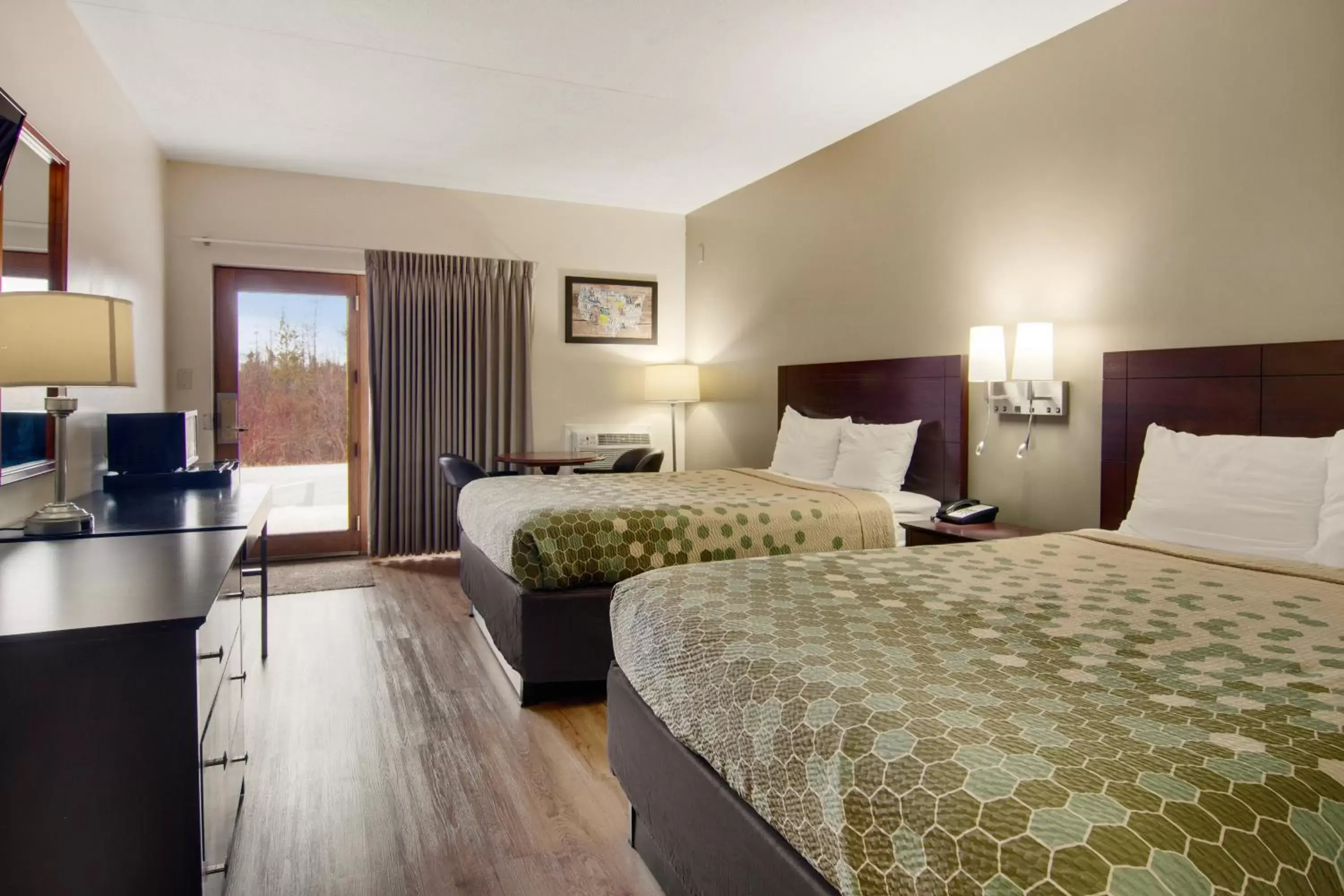 Queen Room with Two Queen Beds - Non-Smoking in Econo Lodge Cadillac by Choice Queen Room with Two Queen Beds - Non-Smoking in Econo Lodge Cadillac by Choice