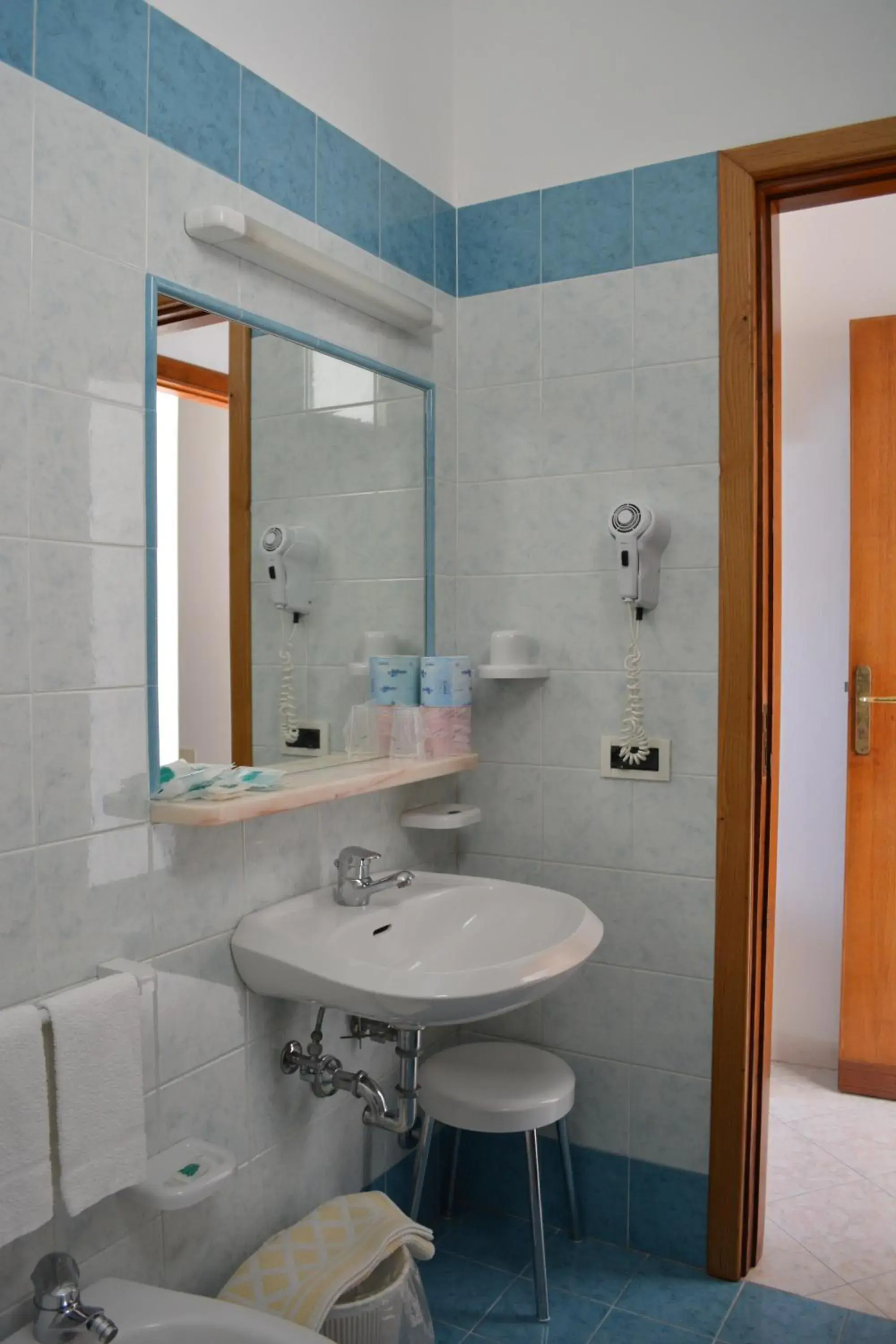 Bathroom in Hotel Maronti