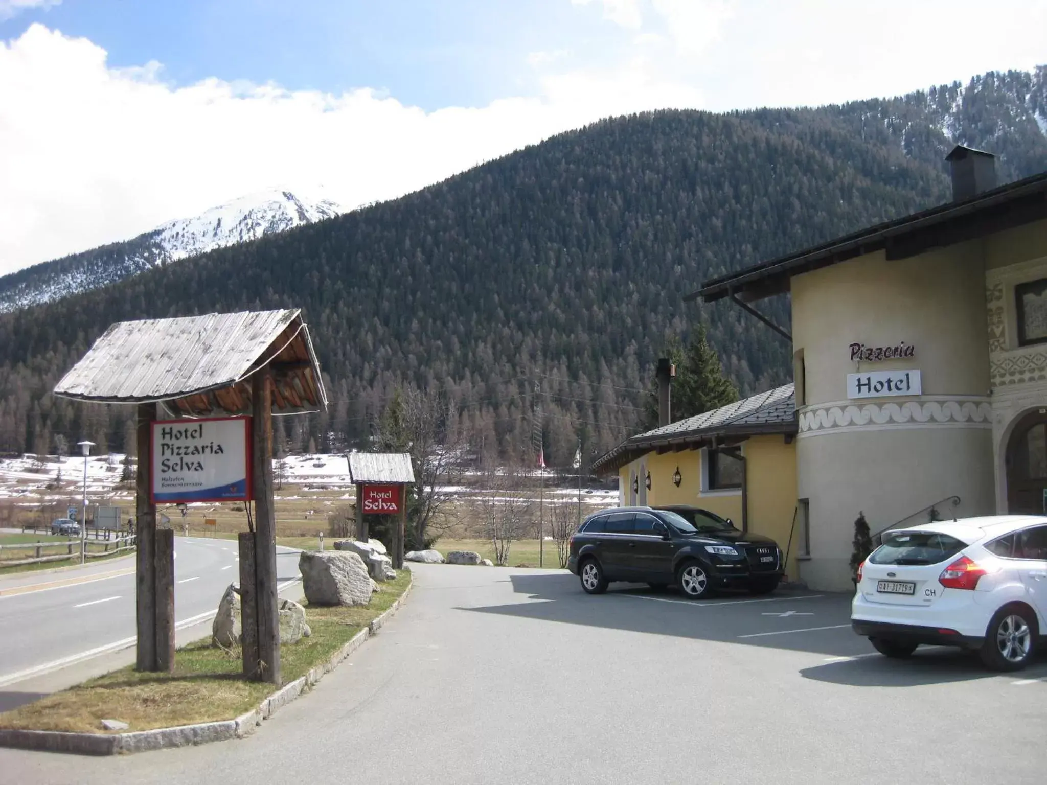 Facade/entrance, Property Building in Hotel Pizzeria Selva