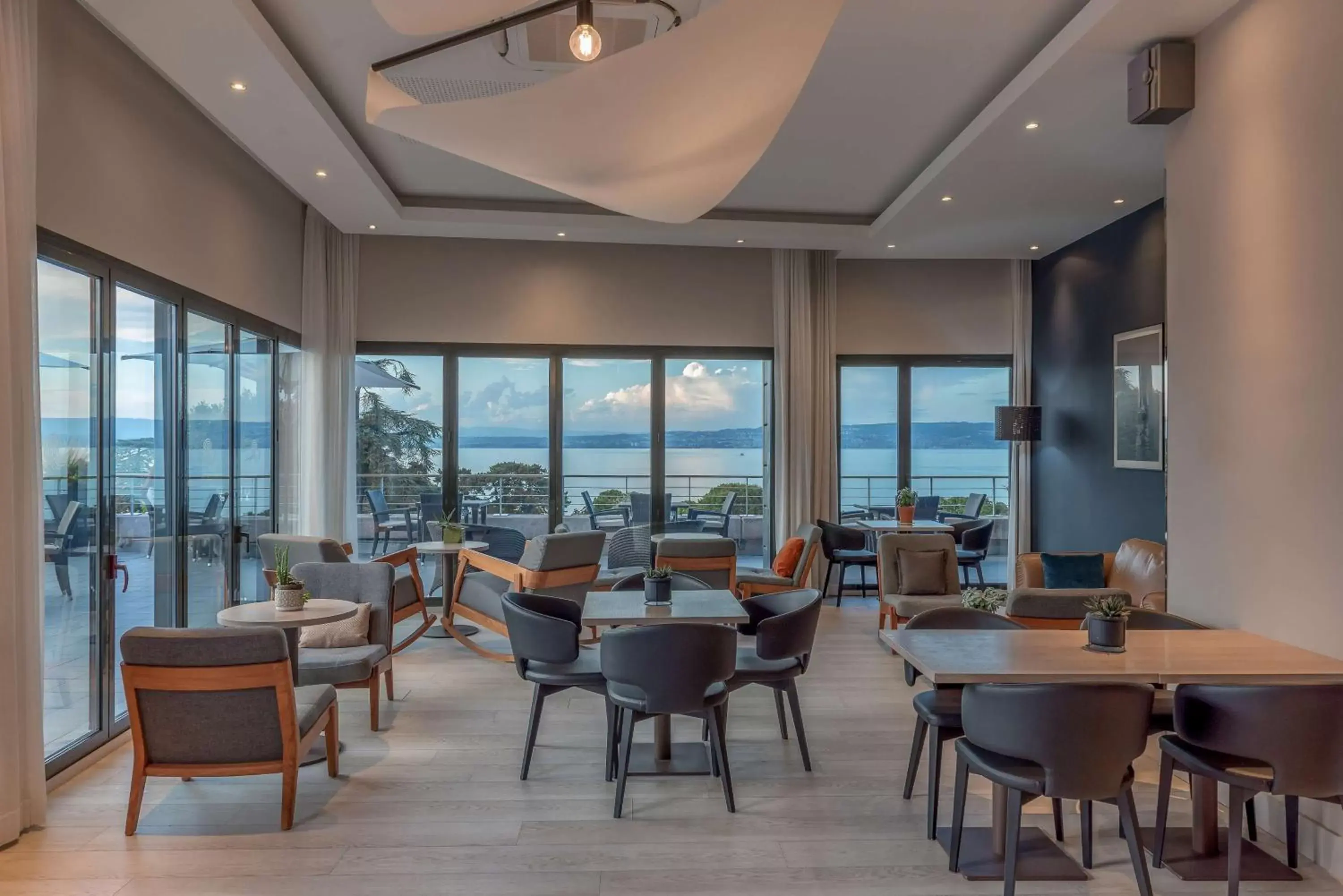 Property building in Hilton Evian Les Bains