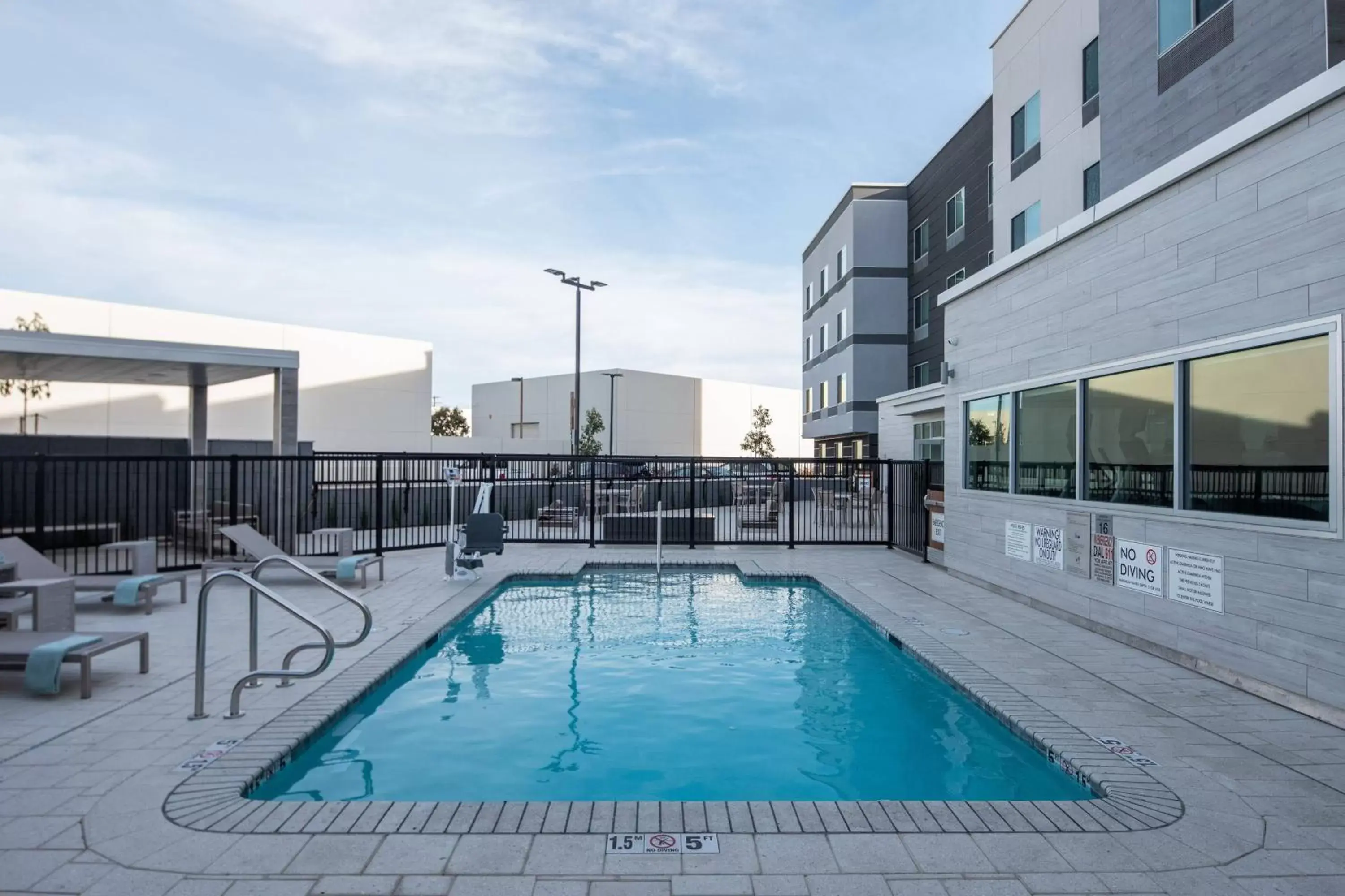 Swimming Pool in Fairfield by Marriott Inn & Suites Anaheim Los Alamitos