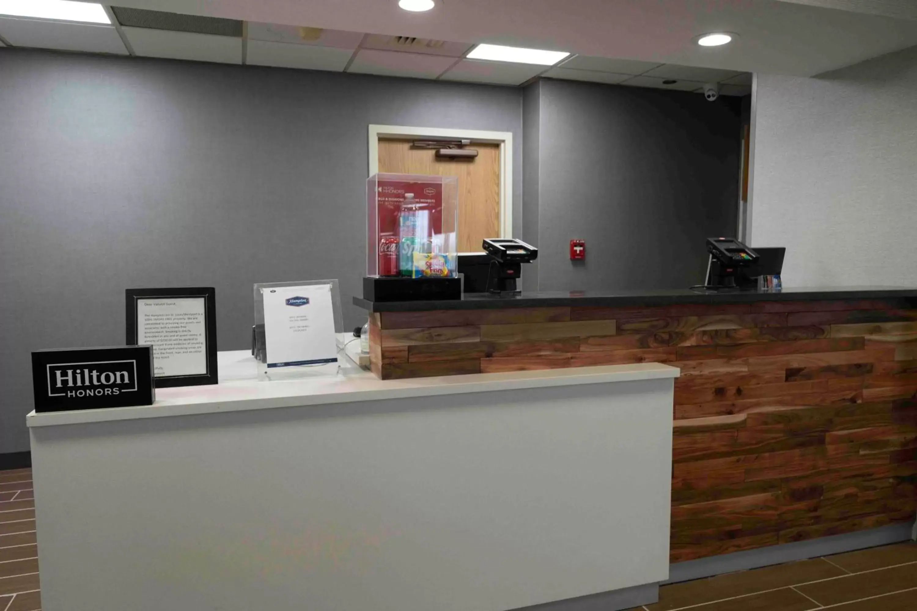 Lobby or reception, Lobby/Reception in Hampton Inn St. Louis - Westport