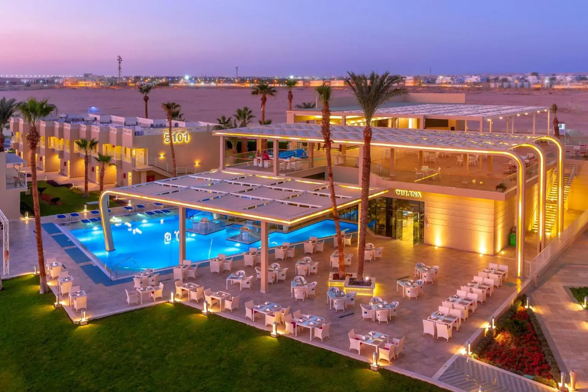 Restaurant/places to eat, Pool View in Beach Albatros Resort - Hurghada