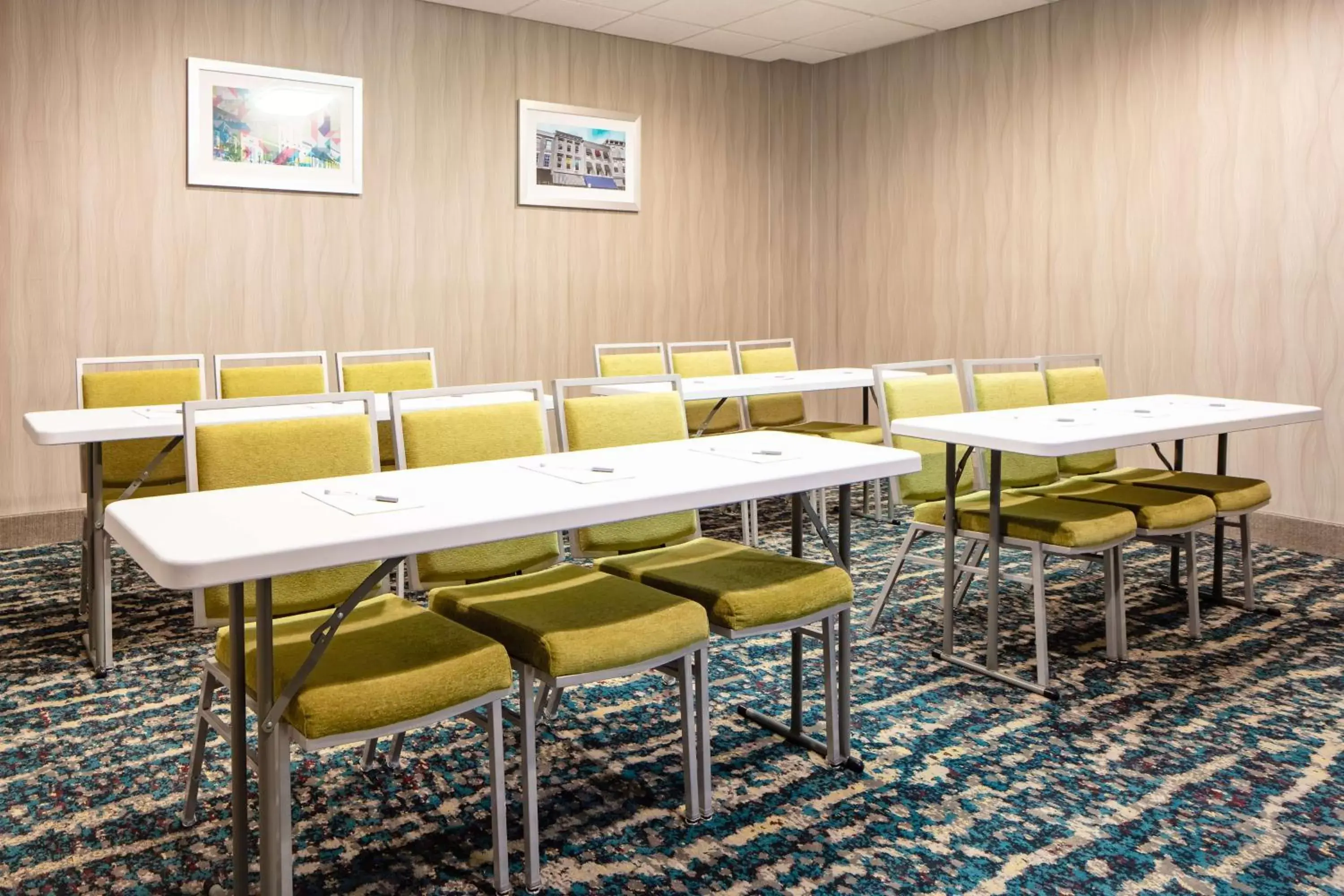 Meeting/conference room in Hampton Inn Freeport