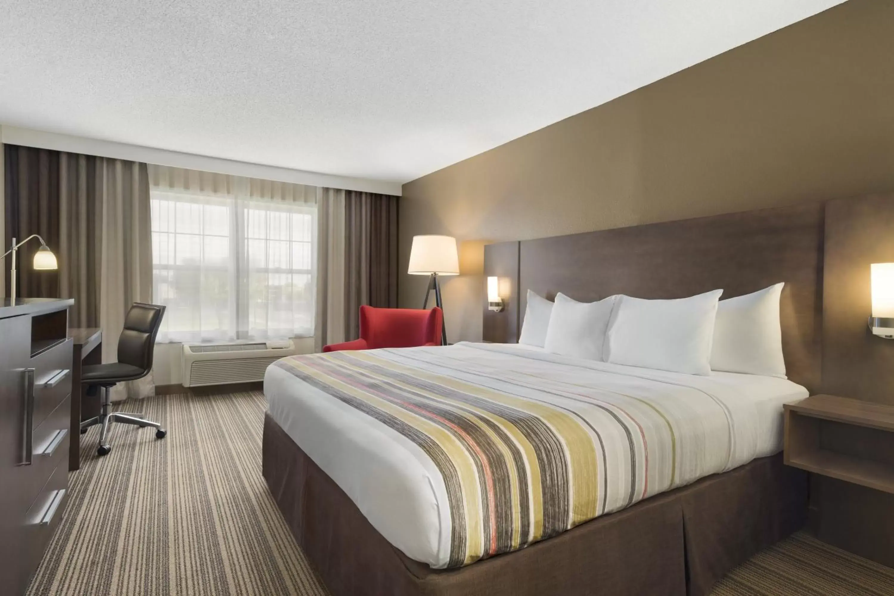Photo of the whole room, Bed in Country Inn & Suites by Radisson, Ankeny, IA