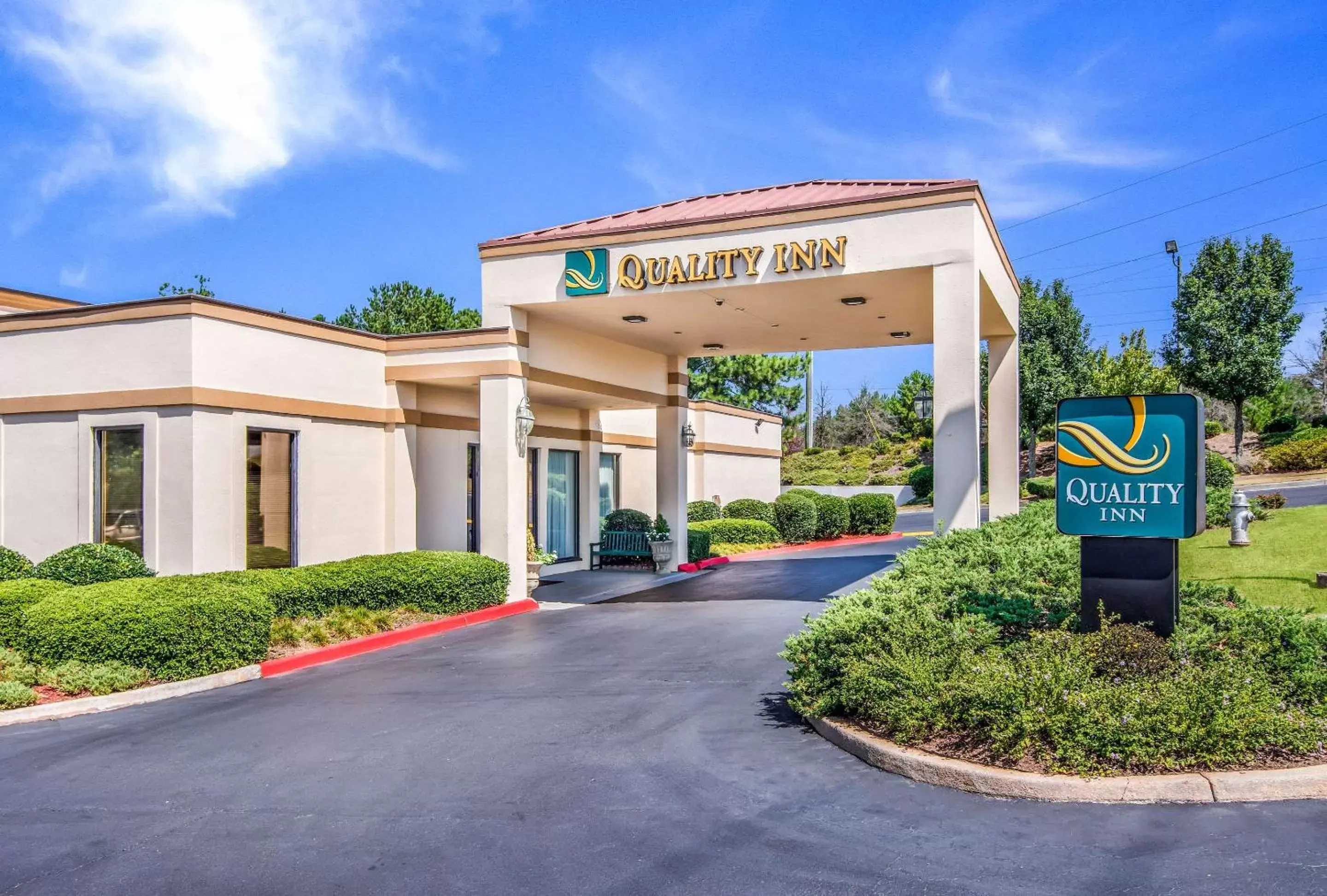 Property Building in Quality Inn Suwanee I-85