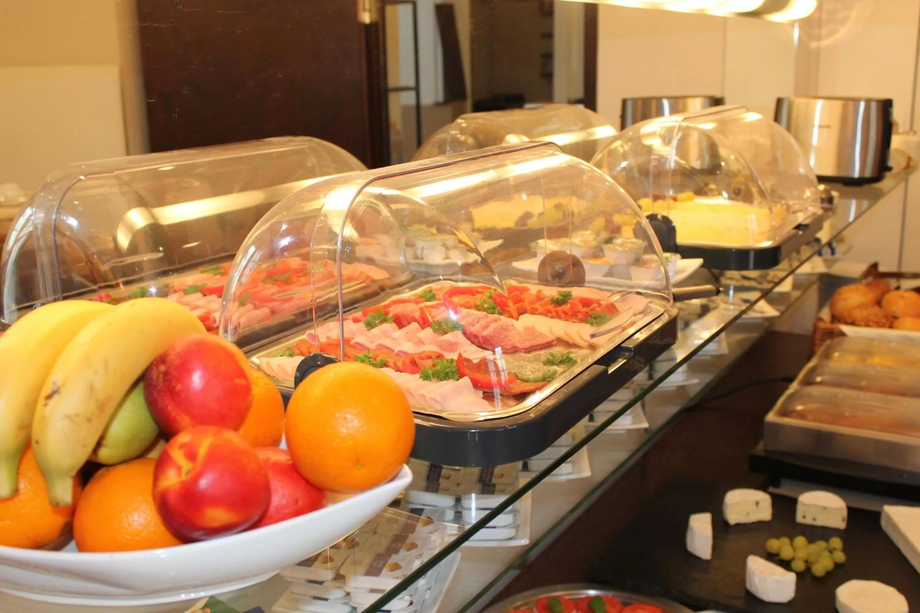 Buffet breakfast in Hotel Am Schloss Biebrich