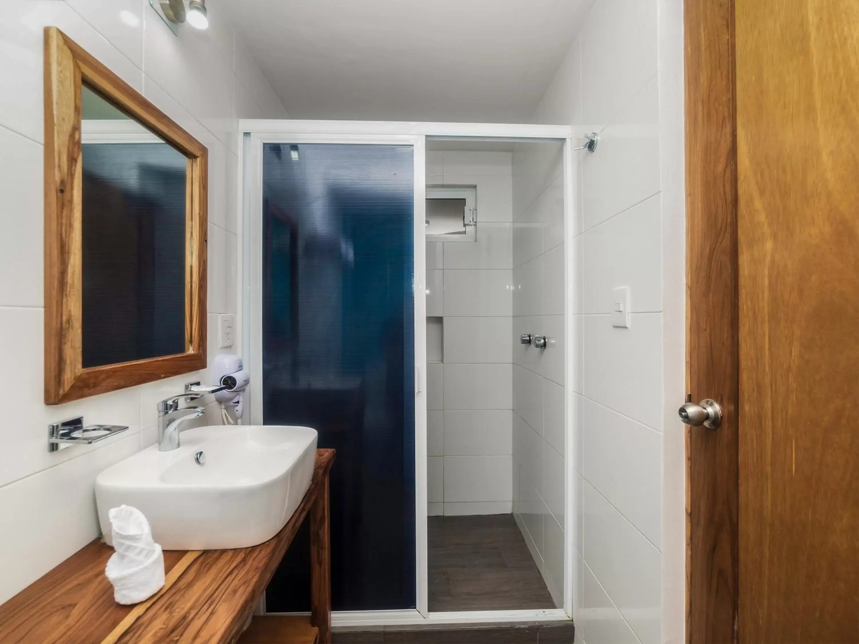 Bathroom in Hotel Meson del Barrio