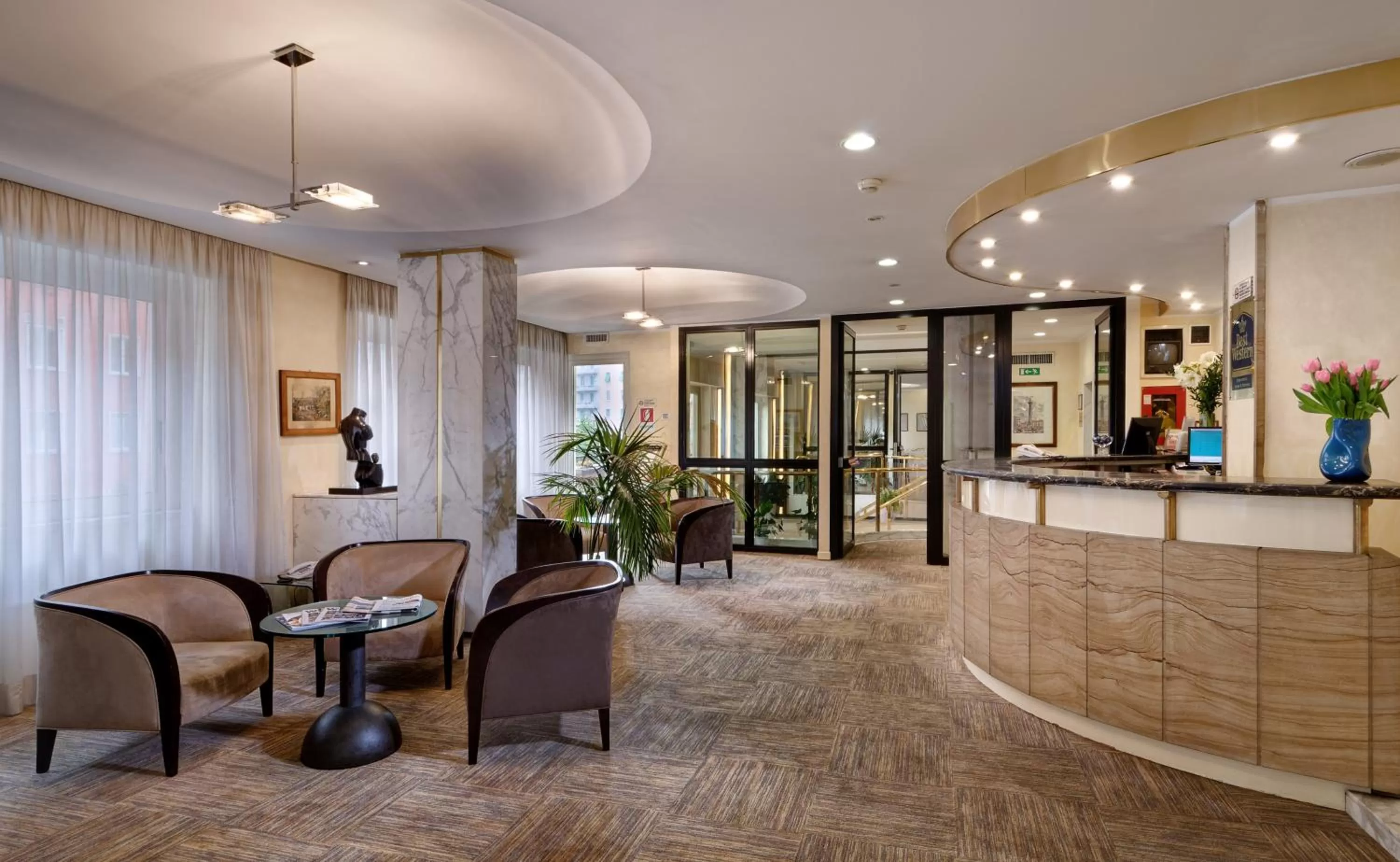 Communal lounge/ TV room in Best Western Hotel Piccadilly