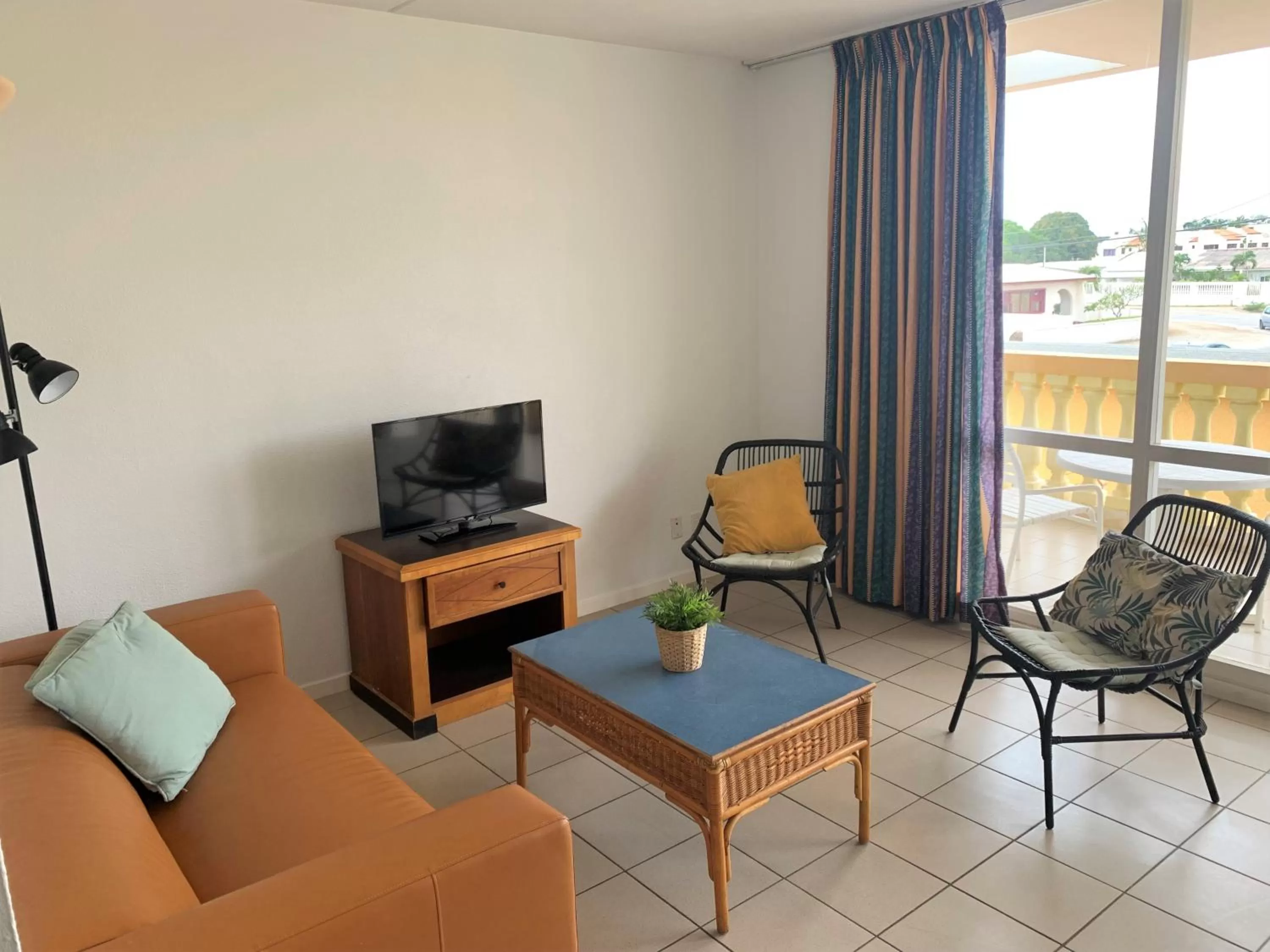 Seating area in Montana Eco Resort Aruba