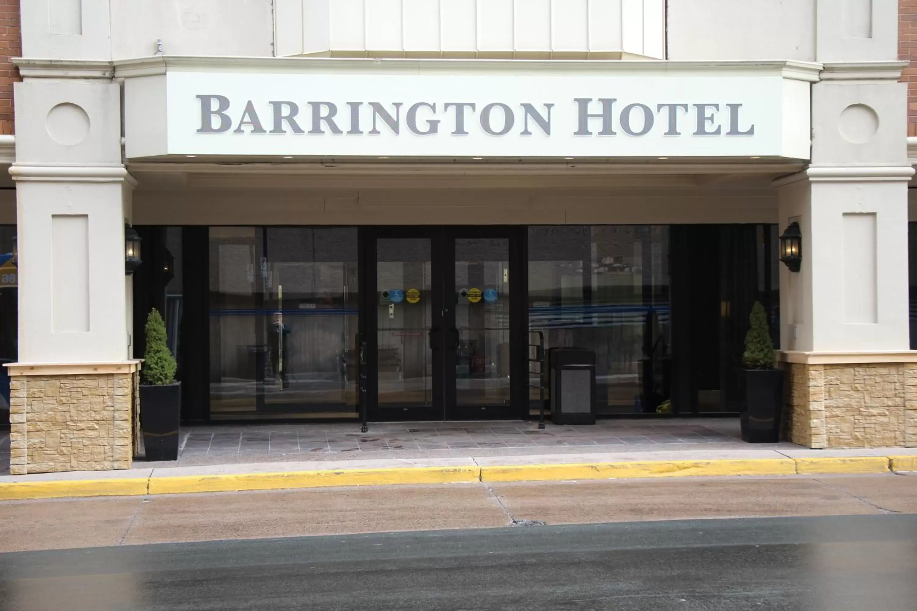 Facade/entrance in The Barrington Hotel