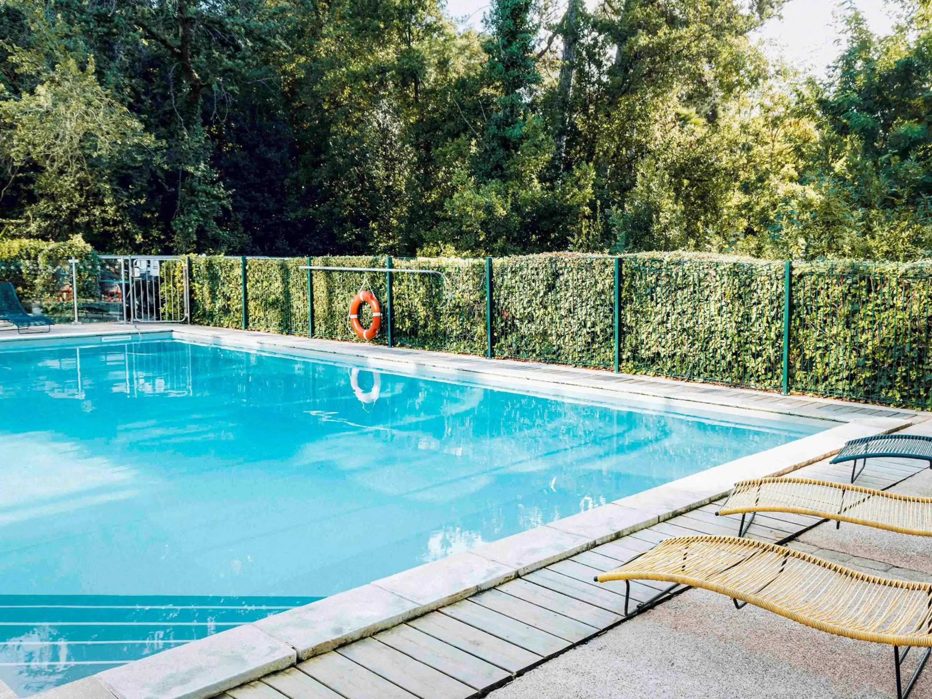 Pool view, Swimming Pool in Novotel La Rochelle Centre