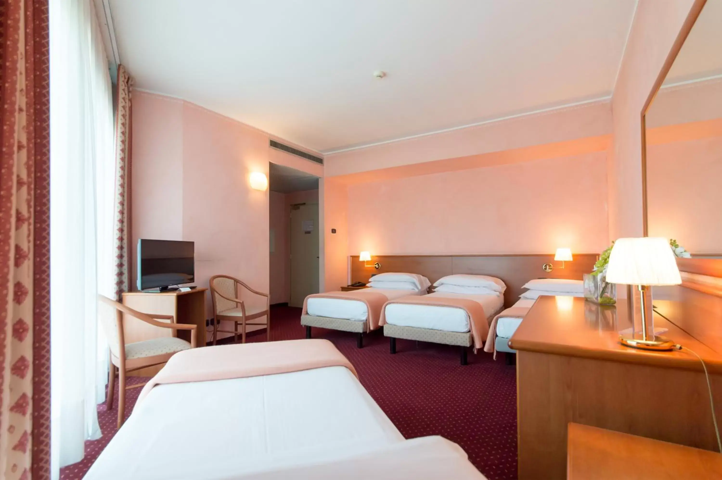 Bed in Airport Hotel Bergamo
