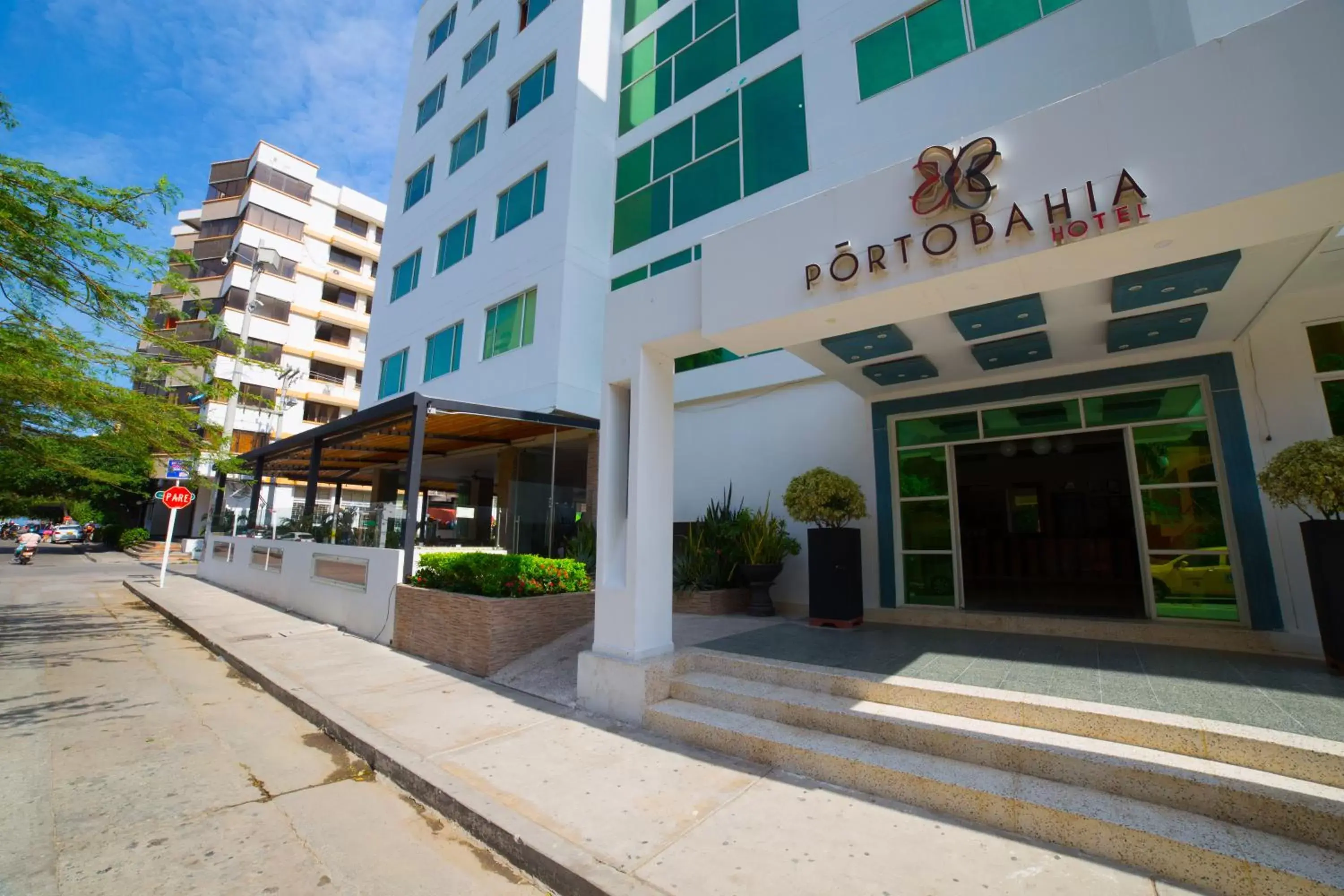 Facade/entrance, Property Building in Hotel Portobahia Santa Marta Rodadero