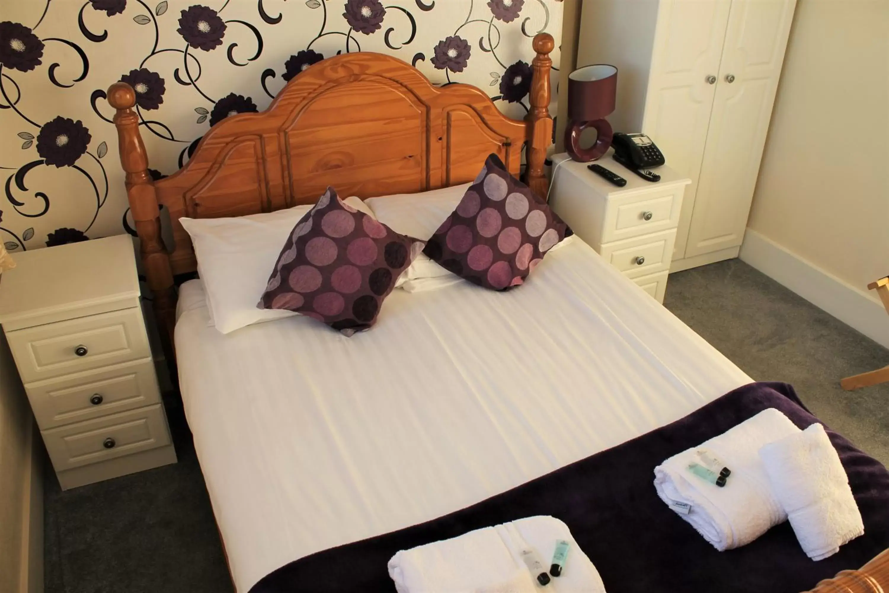 Bed in Winchmore Hotel