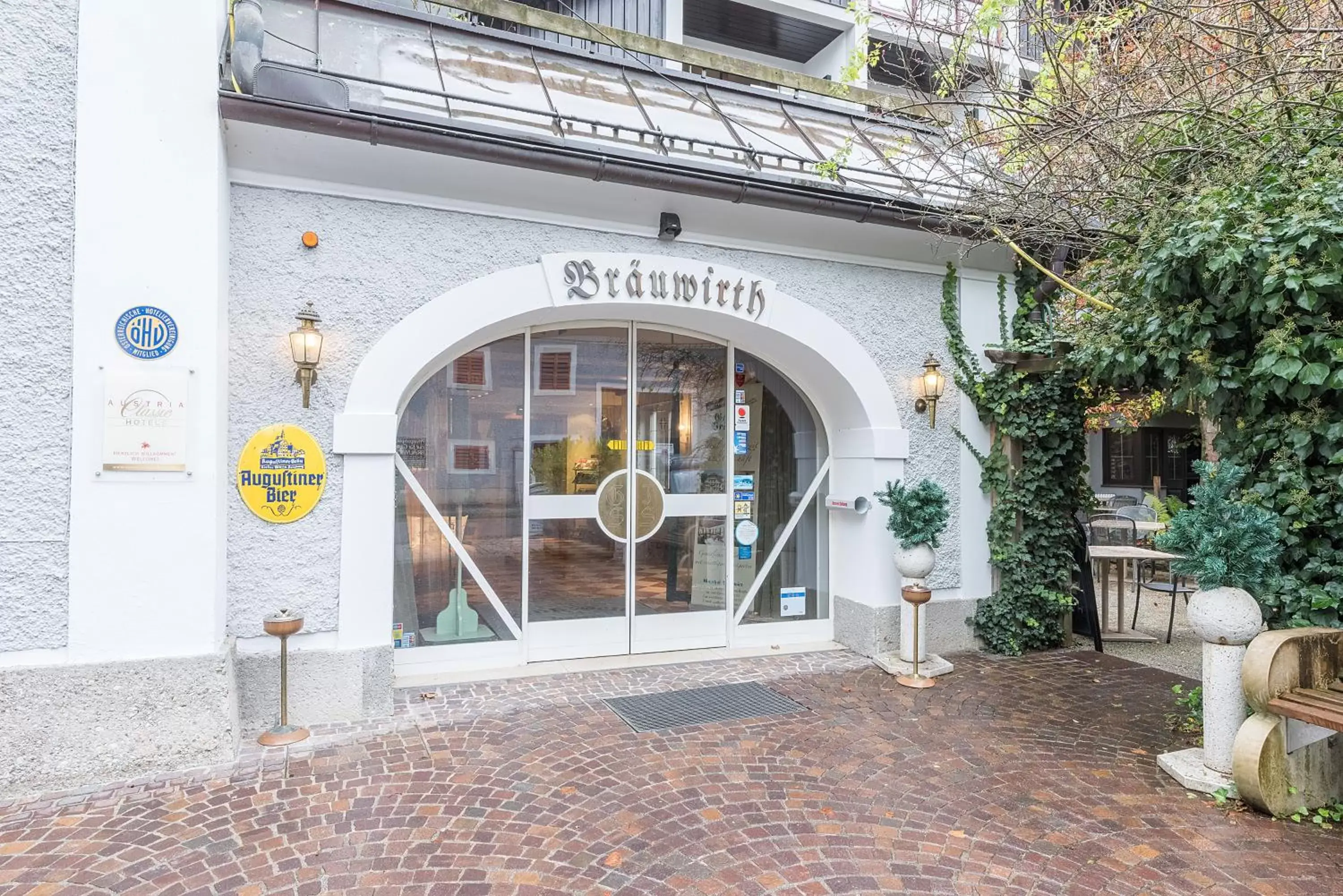 Facade/entrance in Hotel Gasthof Bräuwirth