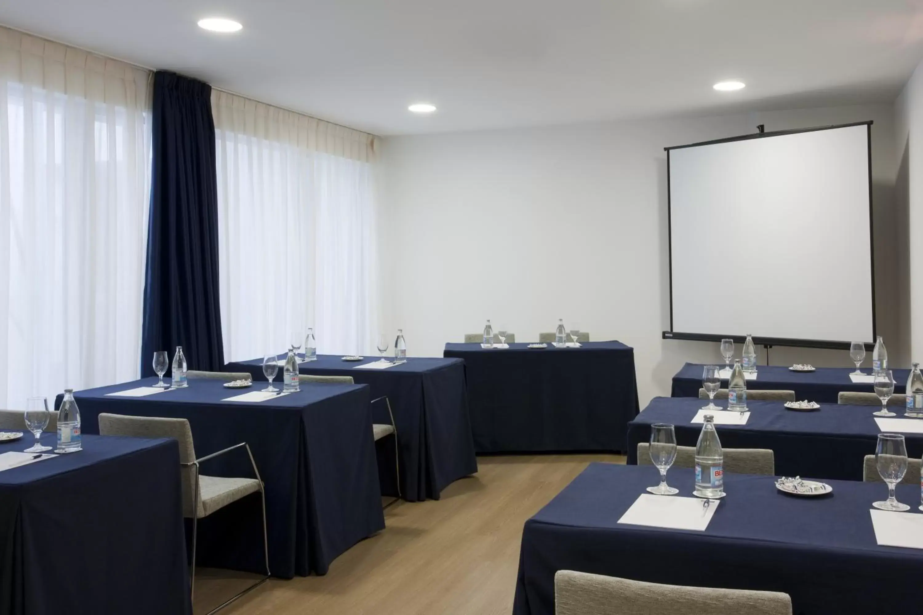 Meeting/conference room in Holiday Inn Express Madrid Leganes, an IHG Hotel