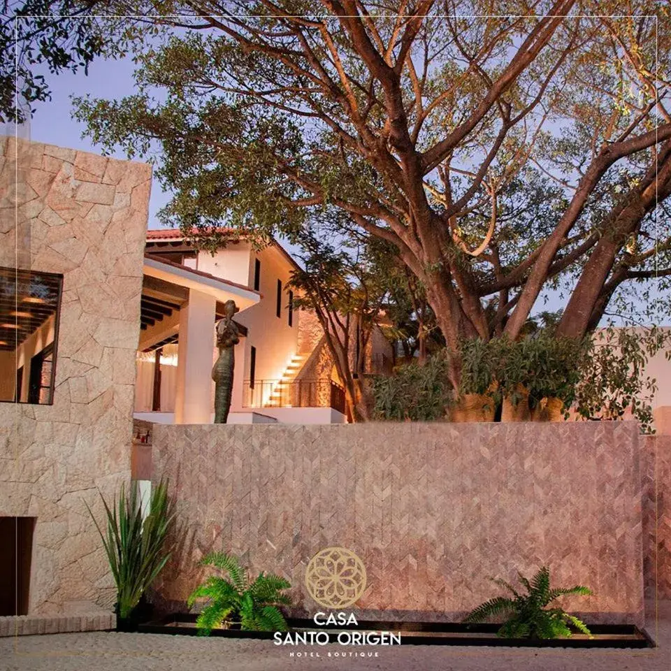 Property Building in Hotel Casa Santo Origen