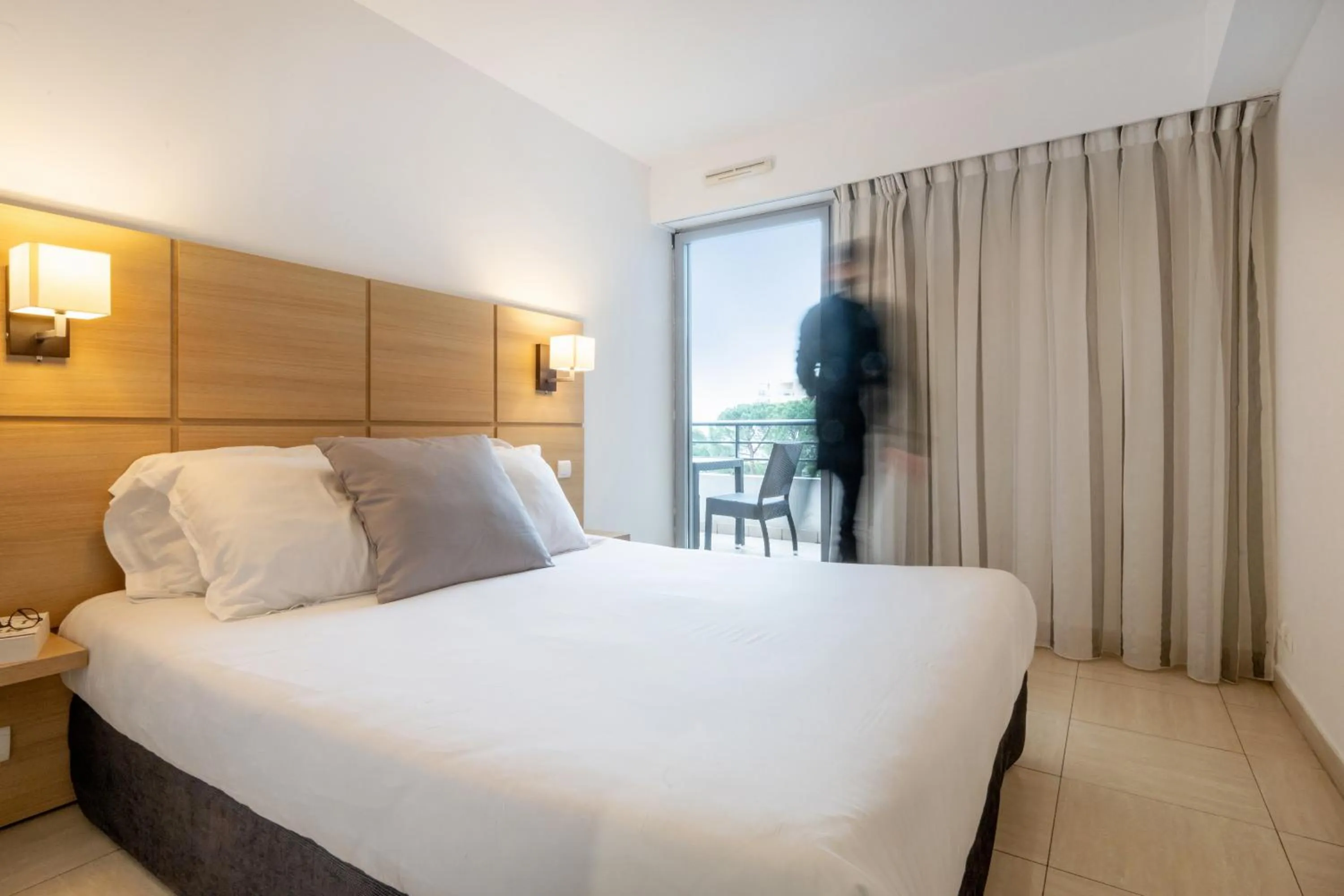 Bedroom, Bed in Nemea Appart Hotel Le Lido Cagnes sur Mer