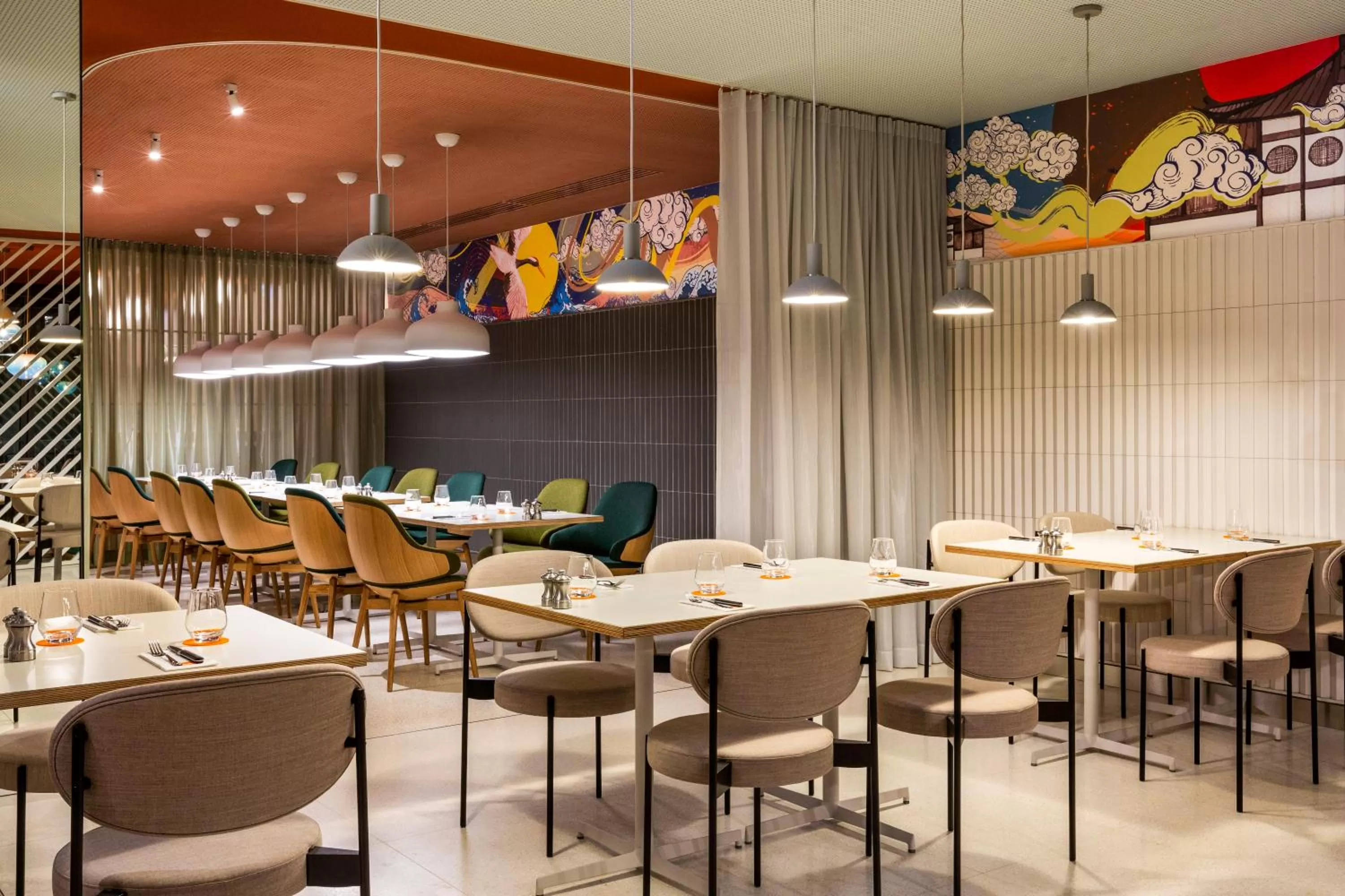 Restaurant/places to eat in Pullman Paris Montparnasse