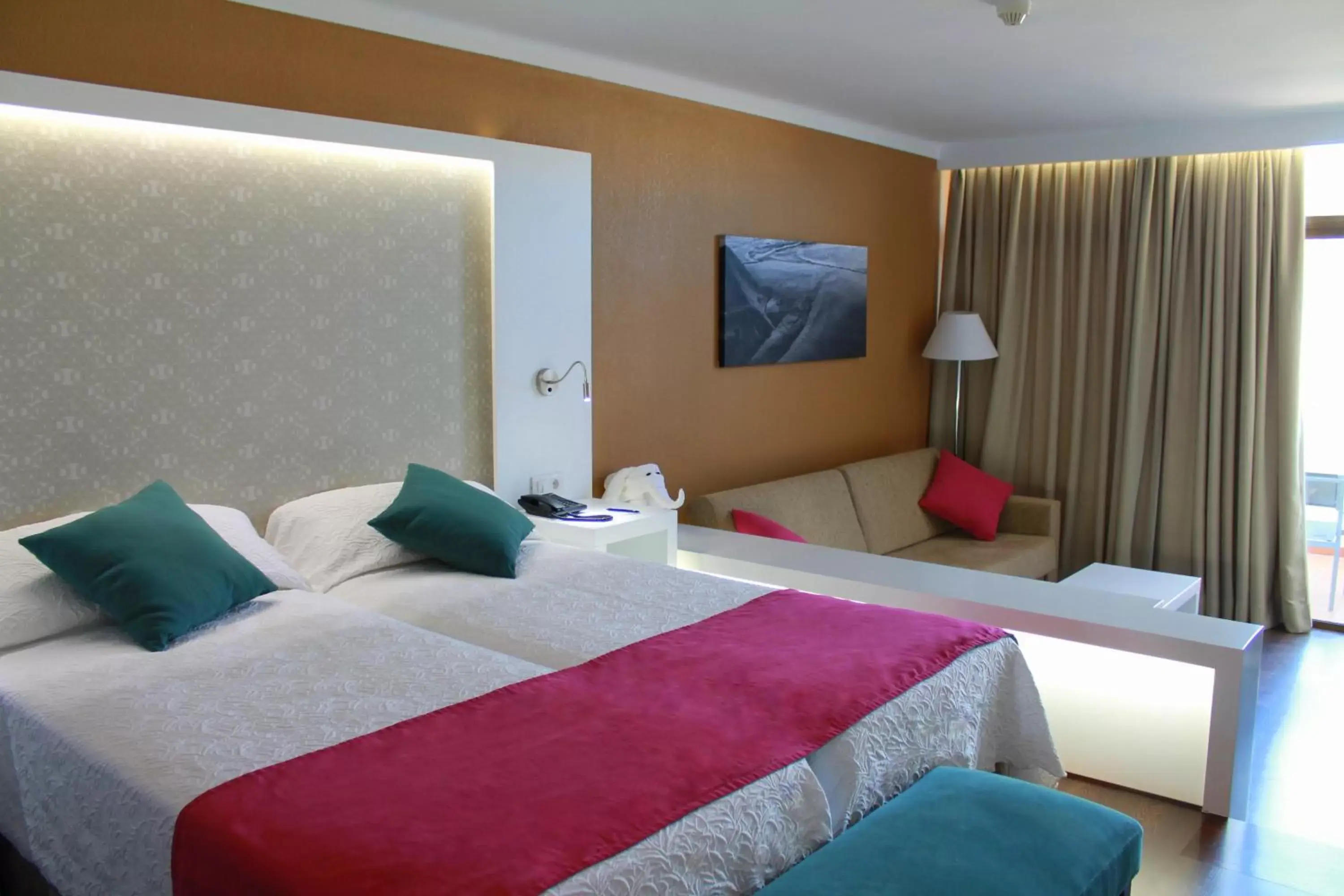 Bedroom, Bed in Hotel Beatriz Playa & Spa