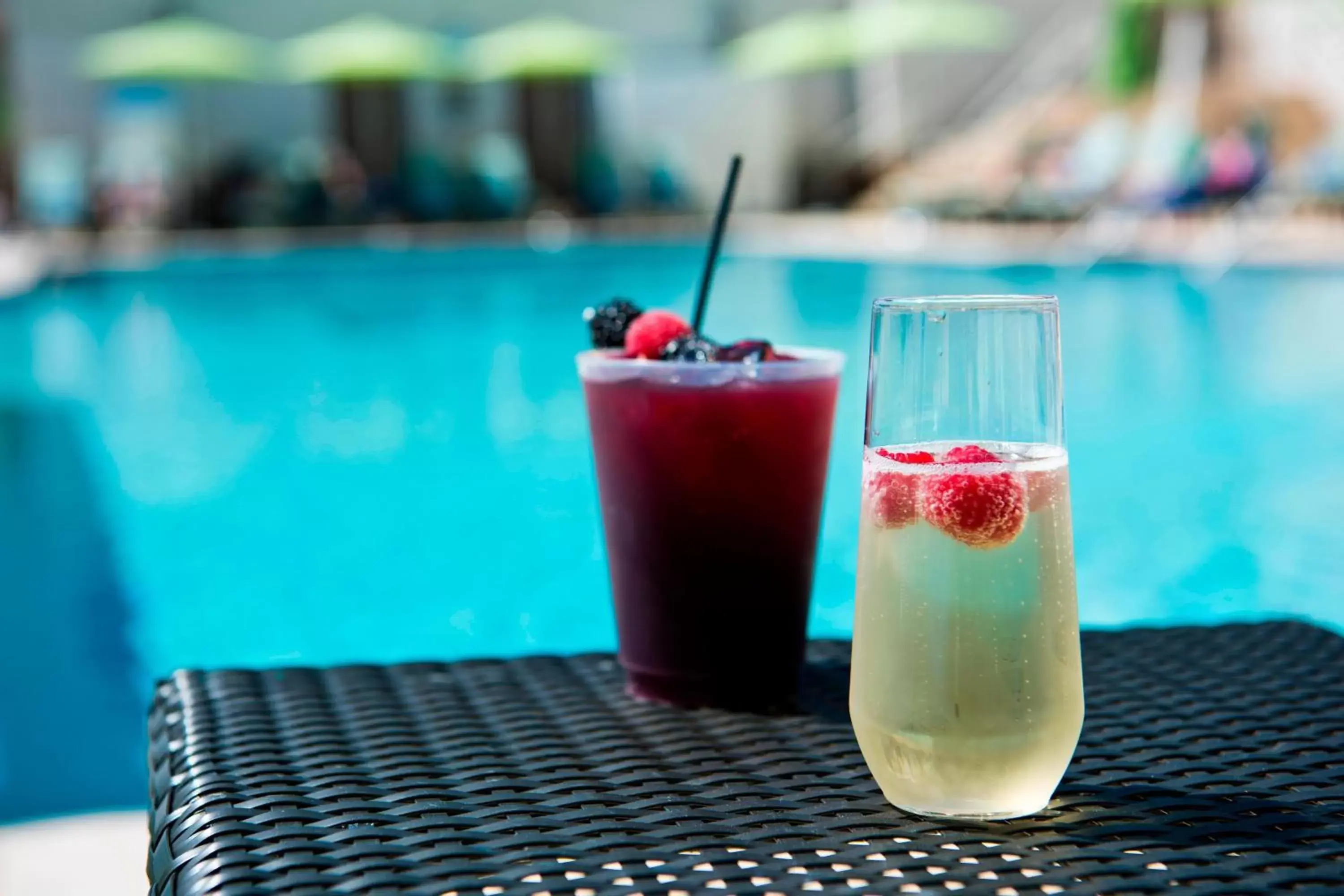 Swimming pool, Drinks in The Ballantyne, a Luxury Collection Hotel, Charlotte