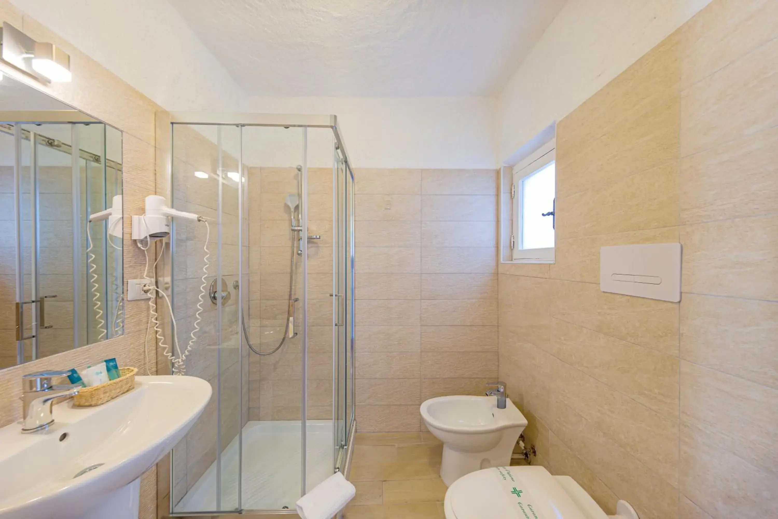 Bathroom in Hotel Mare Blue