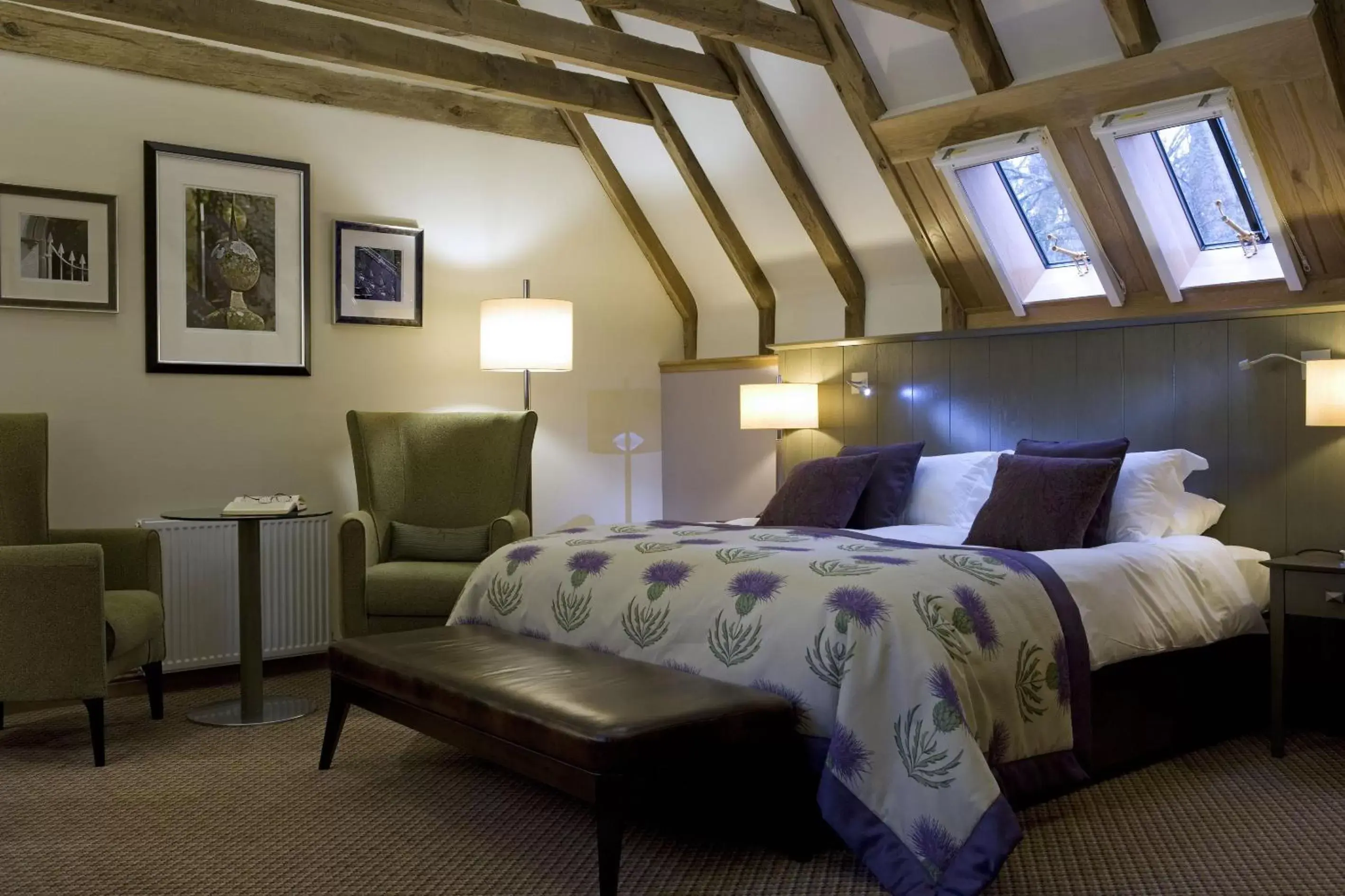 Bed in Meldrum House Hotel Golf And Country Estate