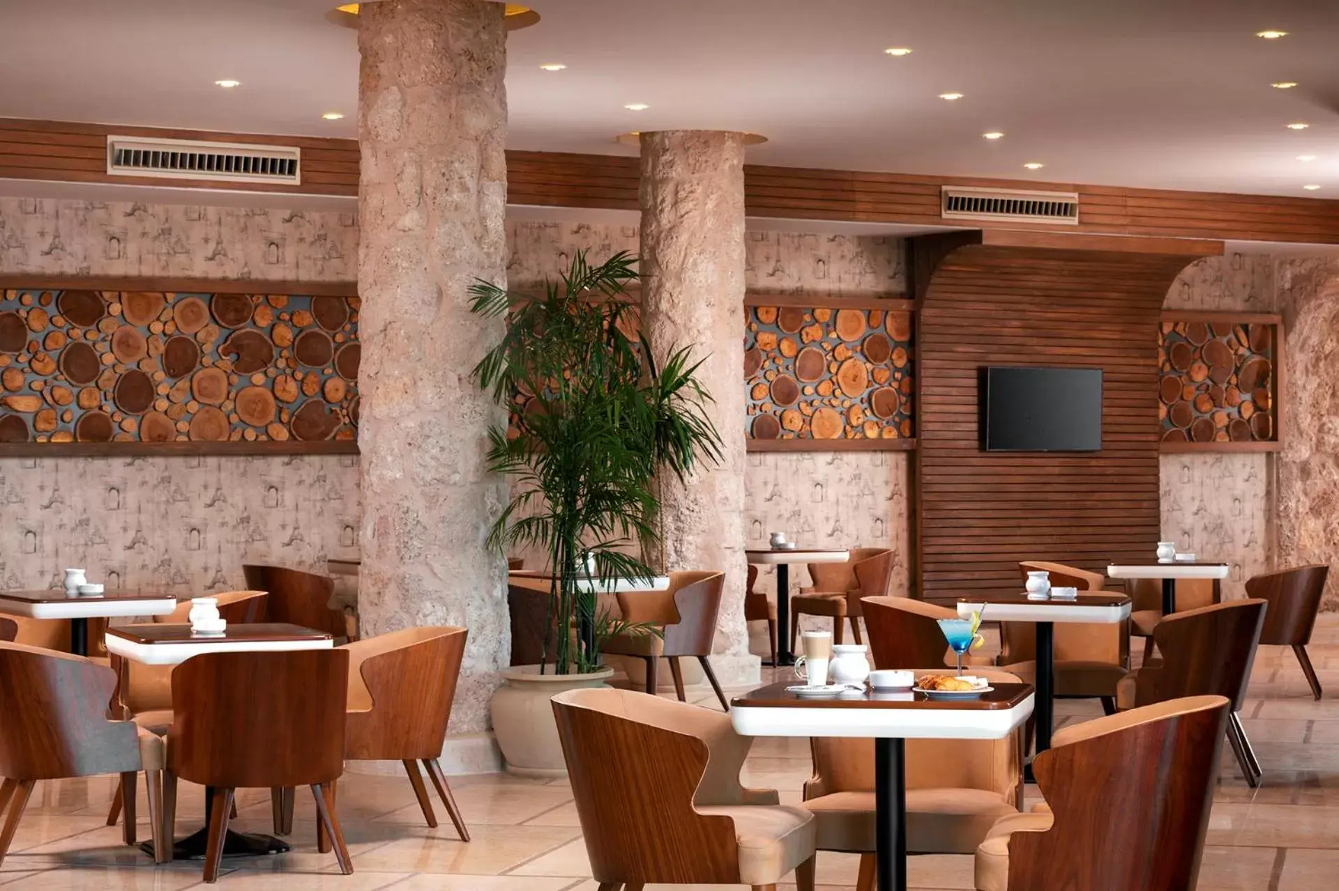 Lounge or bar, Restaurant/Places to Eat in Pickalbatros Citadel Resort Sahl Hasheesh