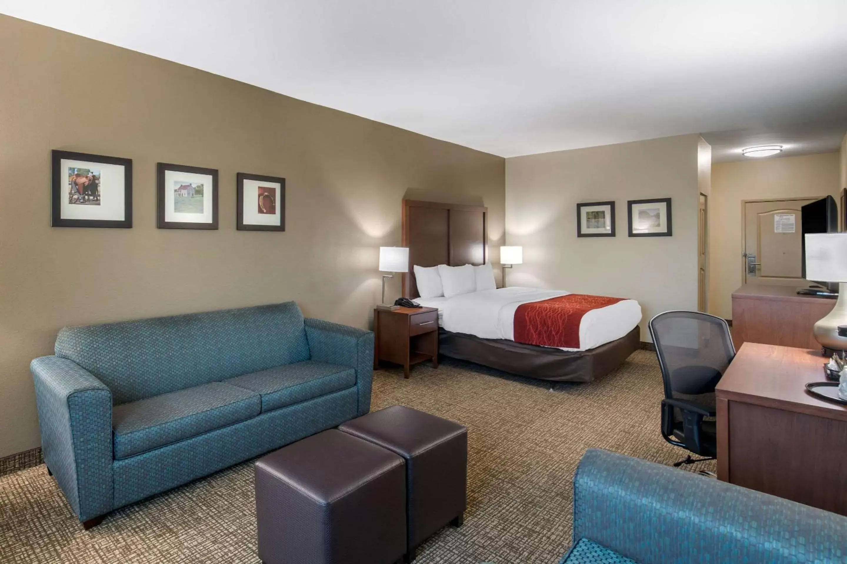 Bedroom, Bed in Comfort Inn & Suites Cedar Hill Duncanville Bedroom, Bed in Comfort Inn & Suites Cedar Hill Duncanville