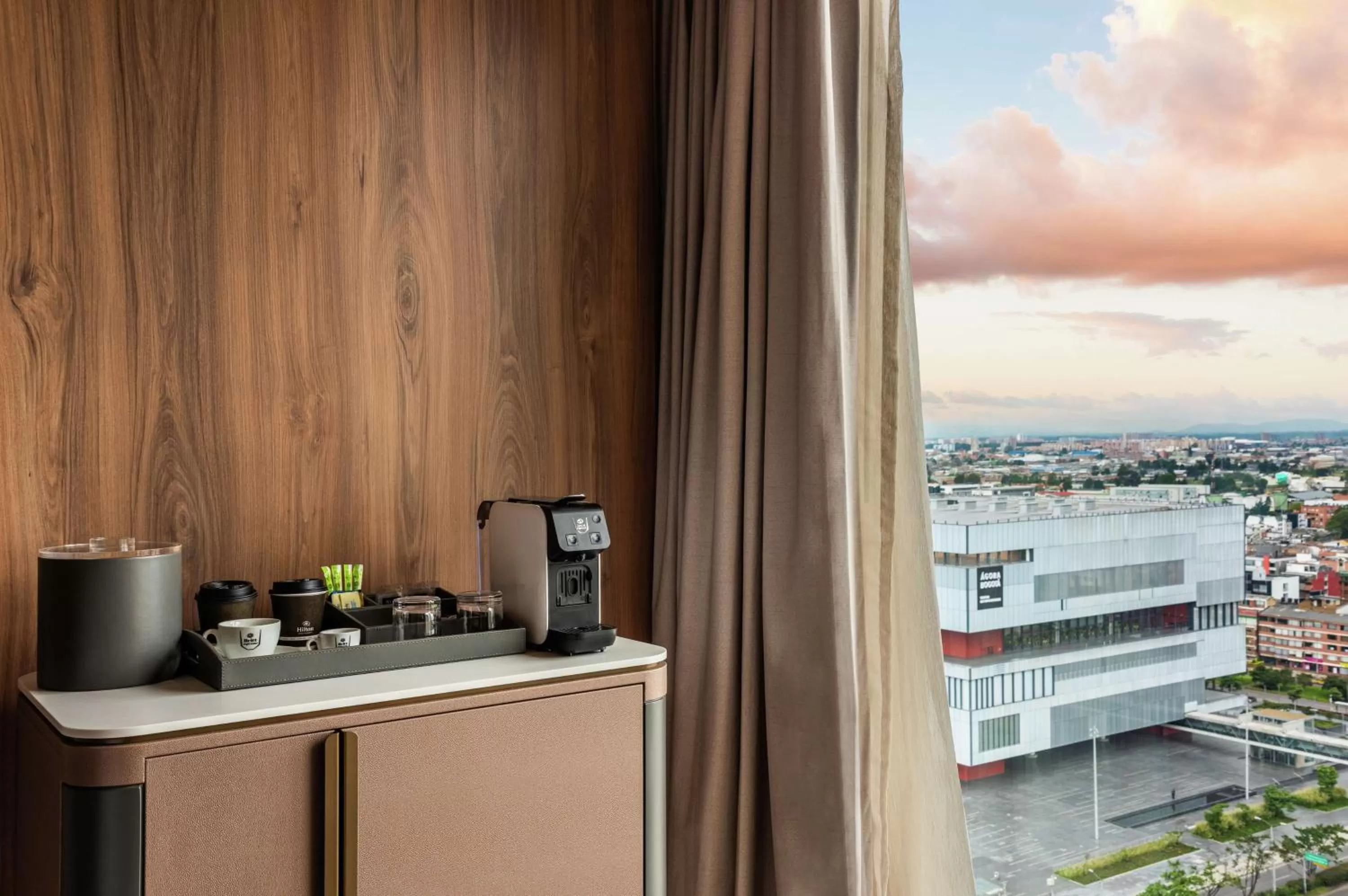 Coffee/tea facilities in Hilton Bogota Corferias