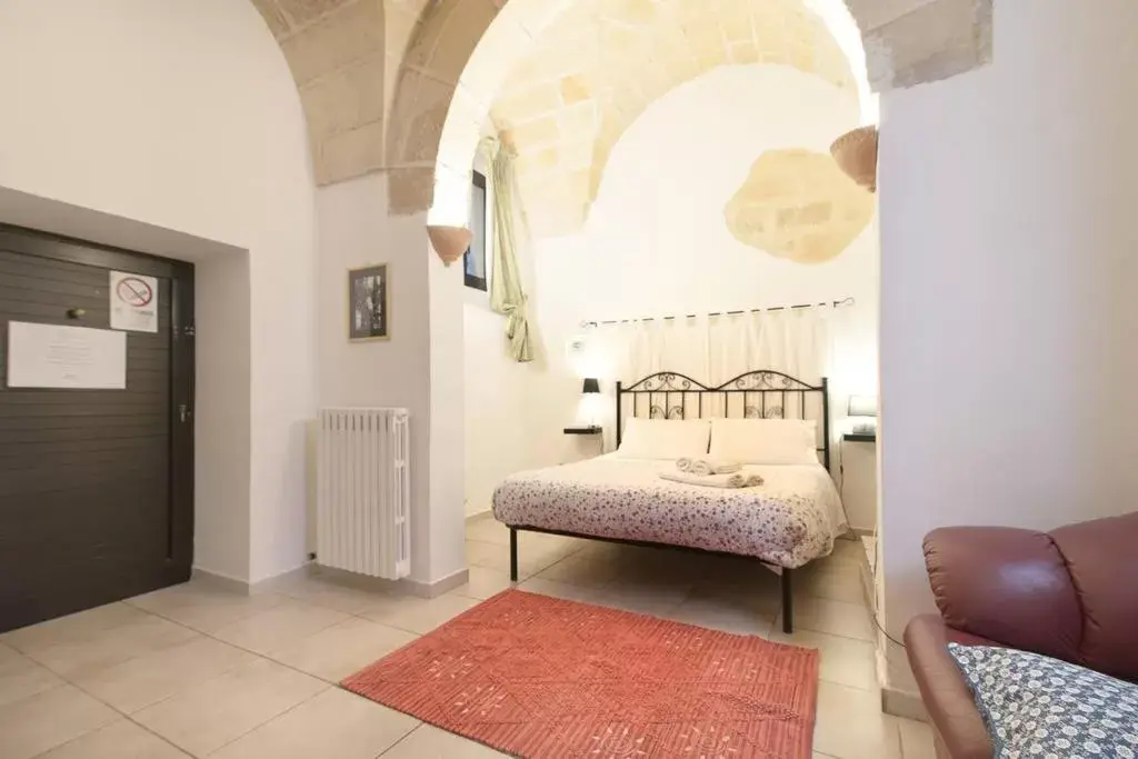 Double Room with Private Bathroom - single occupancy in Antiche Volte B&B Double Room with Private Bathroom - single occupancy in Antiche Volte B&B