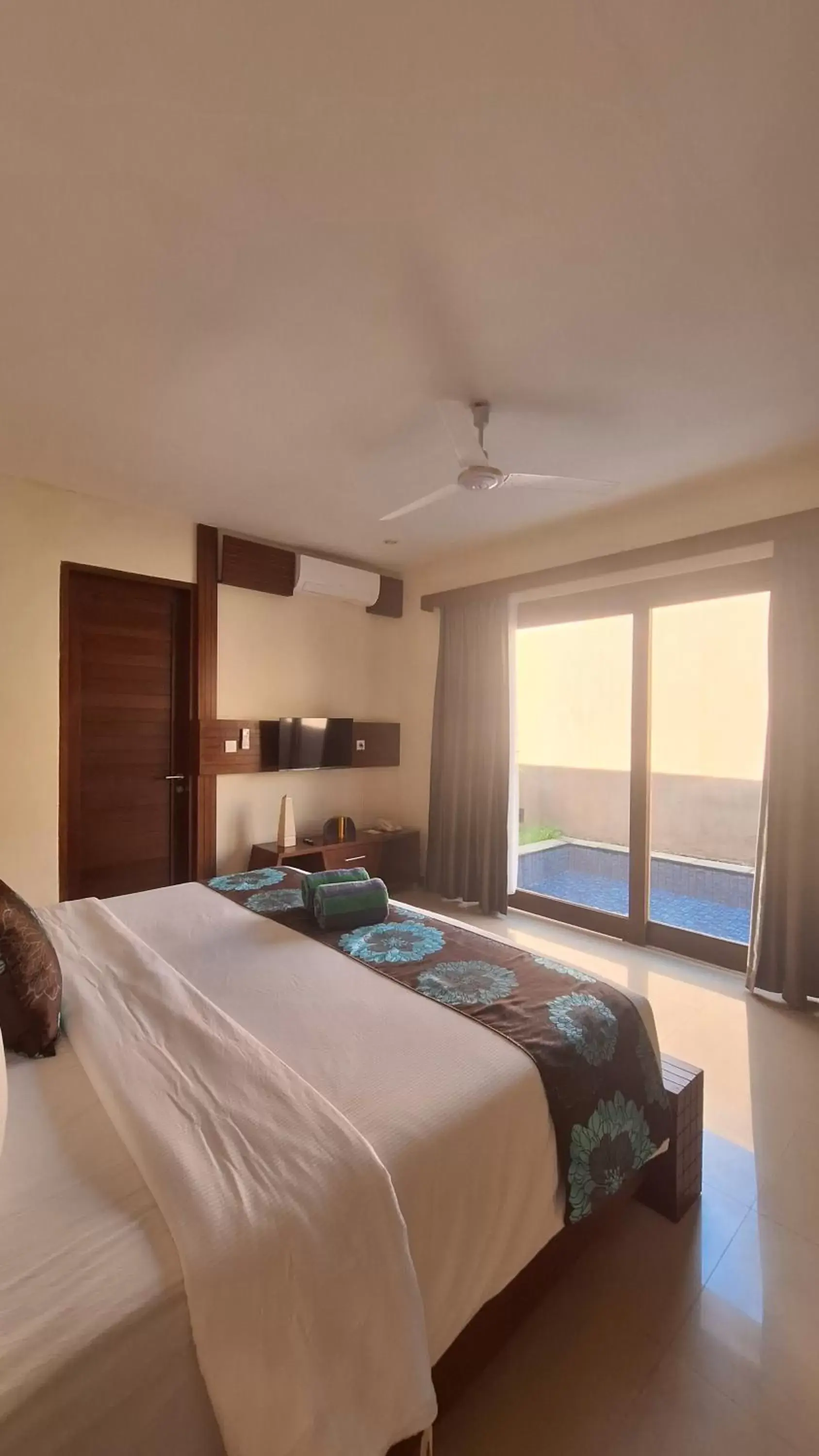 Property building, Bed in Taj Maza Sunset Villas