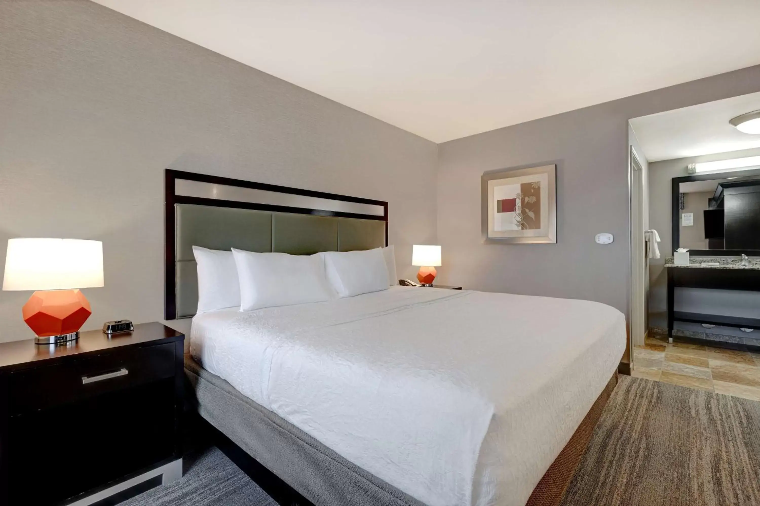 Bed in Hampton Inn & Suites Seattle/Federal Way