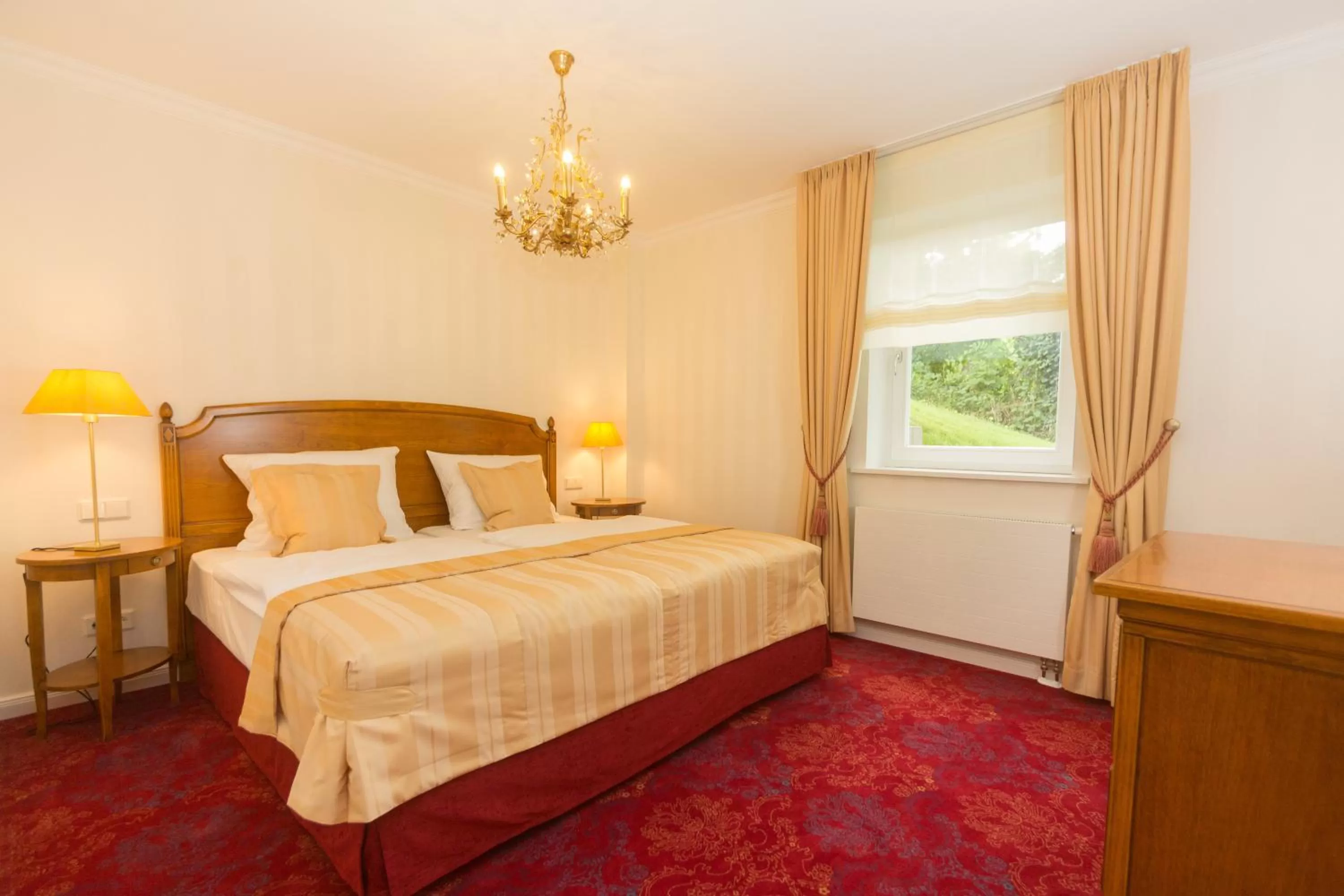 Bedroom, Bed in Hotel Erbprinzenpalais