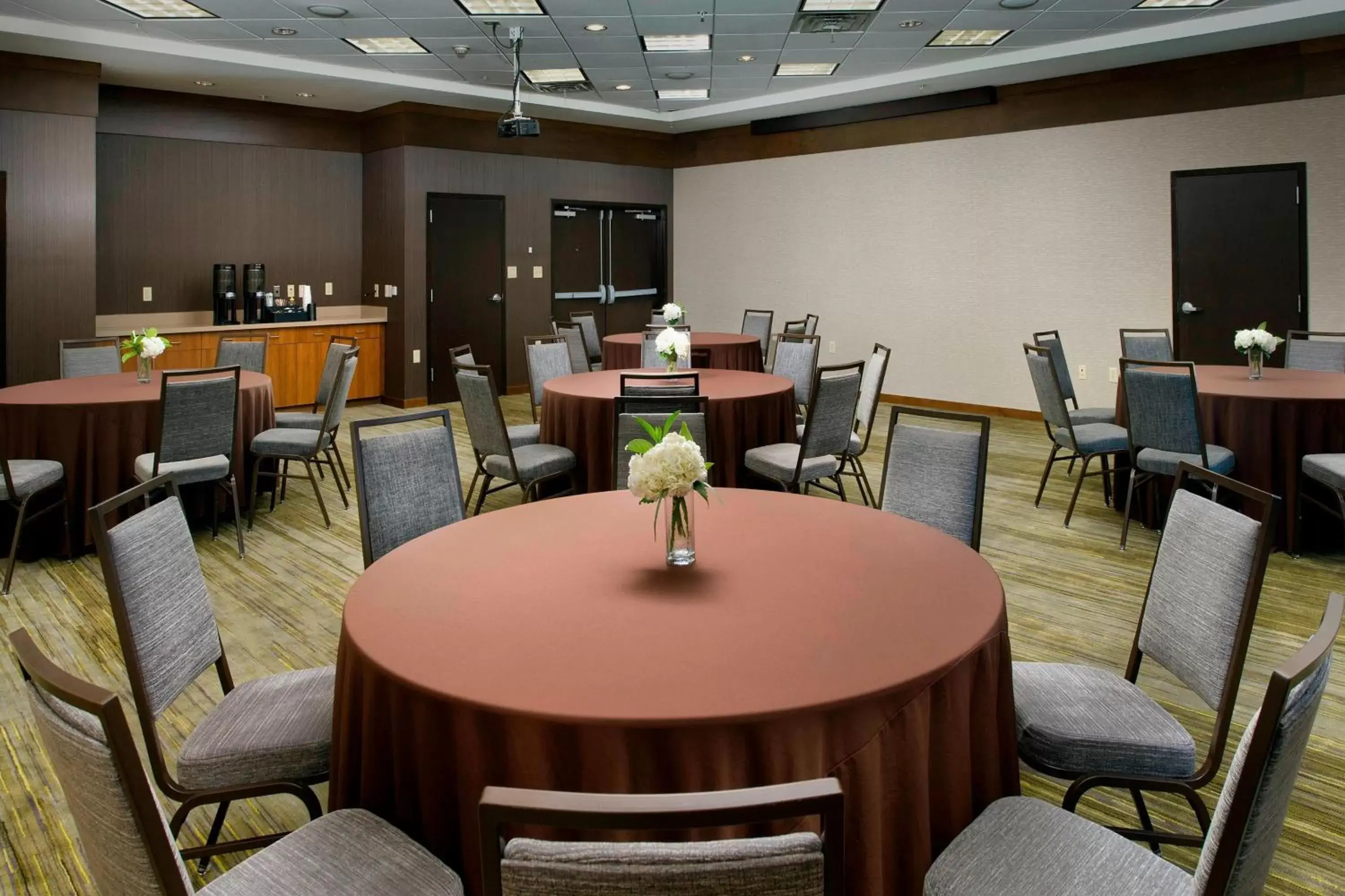 Meeting/conference room, Restaurant/Places to Eat in Courtyard by Marriott Wichita Falls