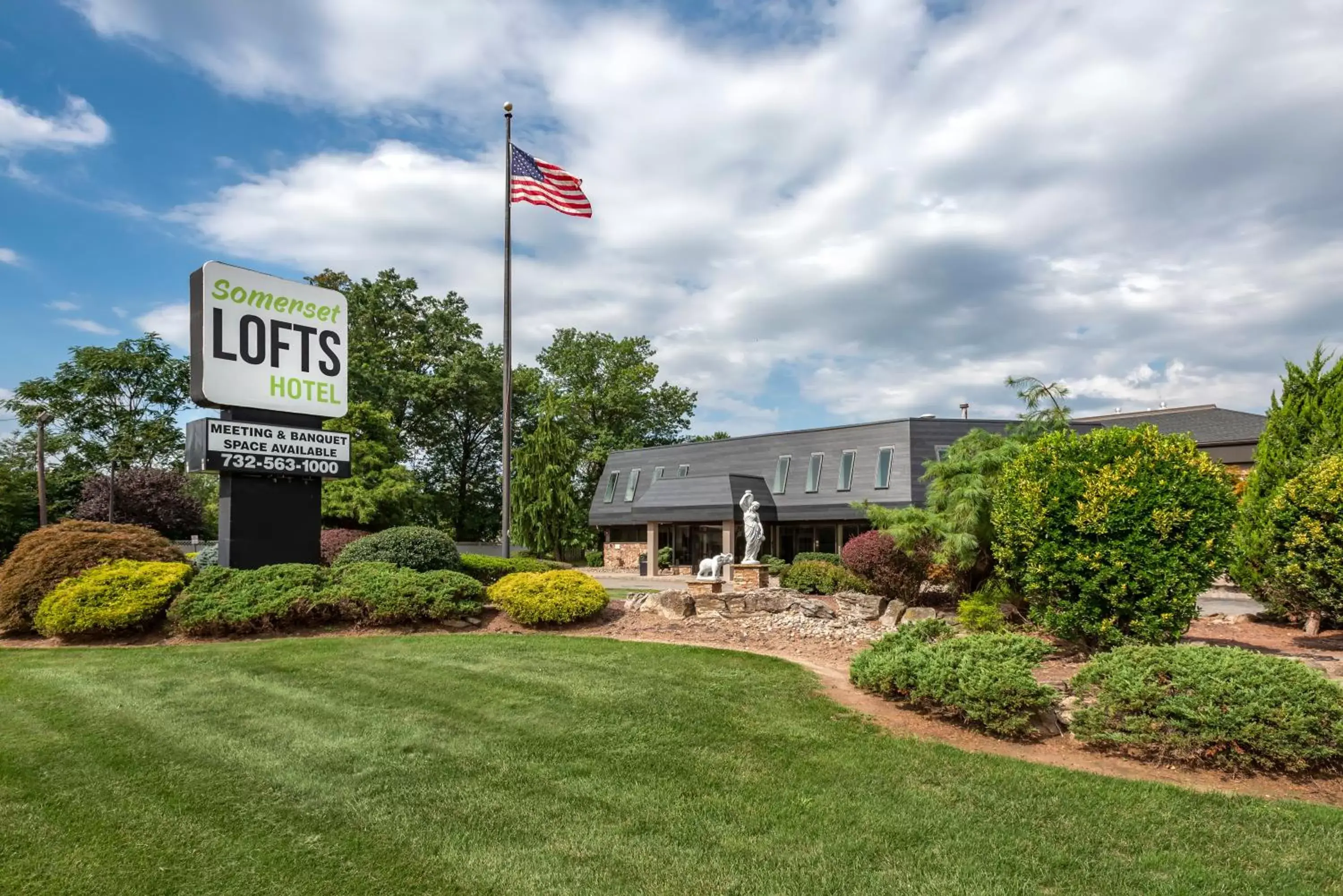 Property Building in Somerset Lofts, Ascend Hotel Collection